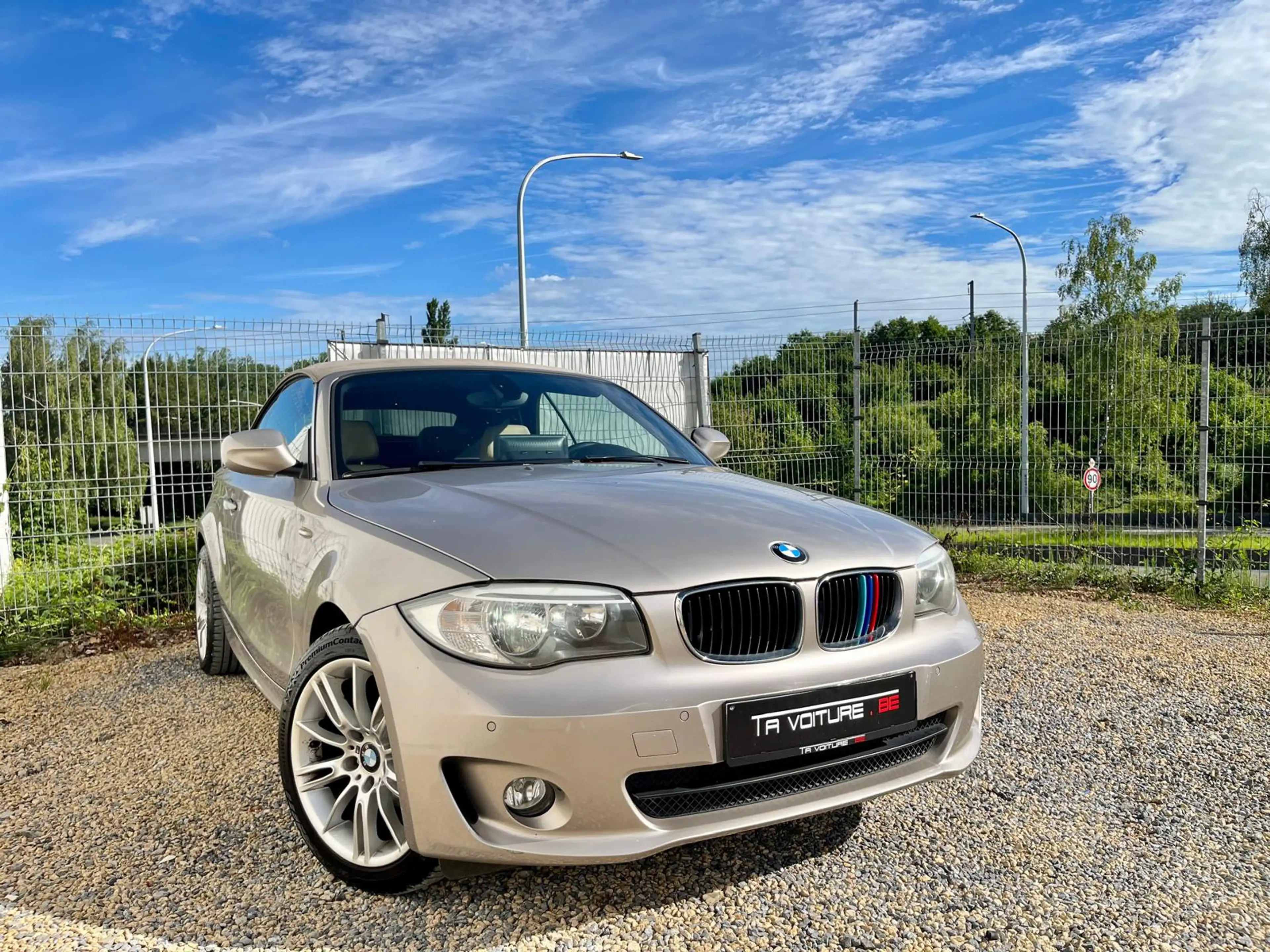 BMW 118 118i CABRIO/CUIR/LED/CARPLAY/CLIM/CAMERA/SIEGES-CH