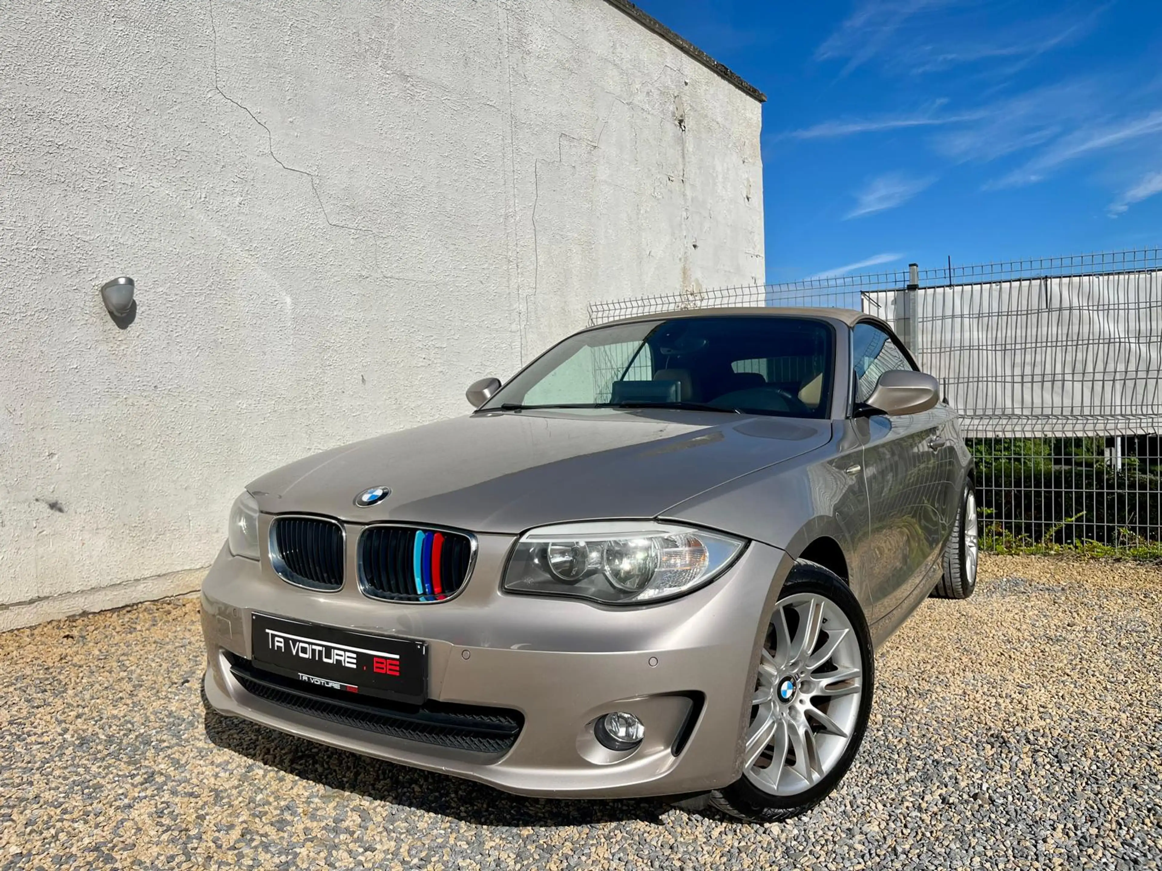 BMW 118 118i CABRIO/CUIR/LED/CARPLAY/CLIM/CAMERA/SIEGES-CH — photo 2