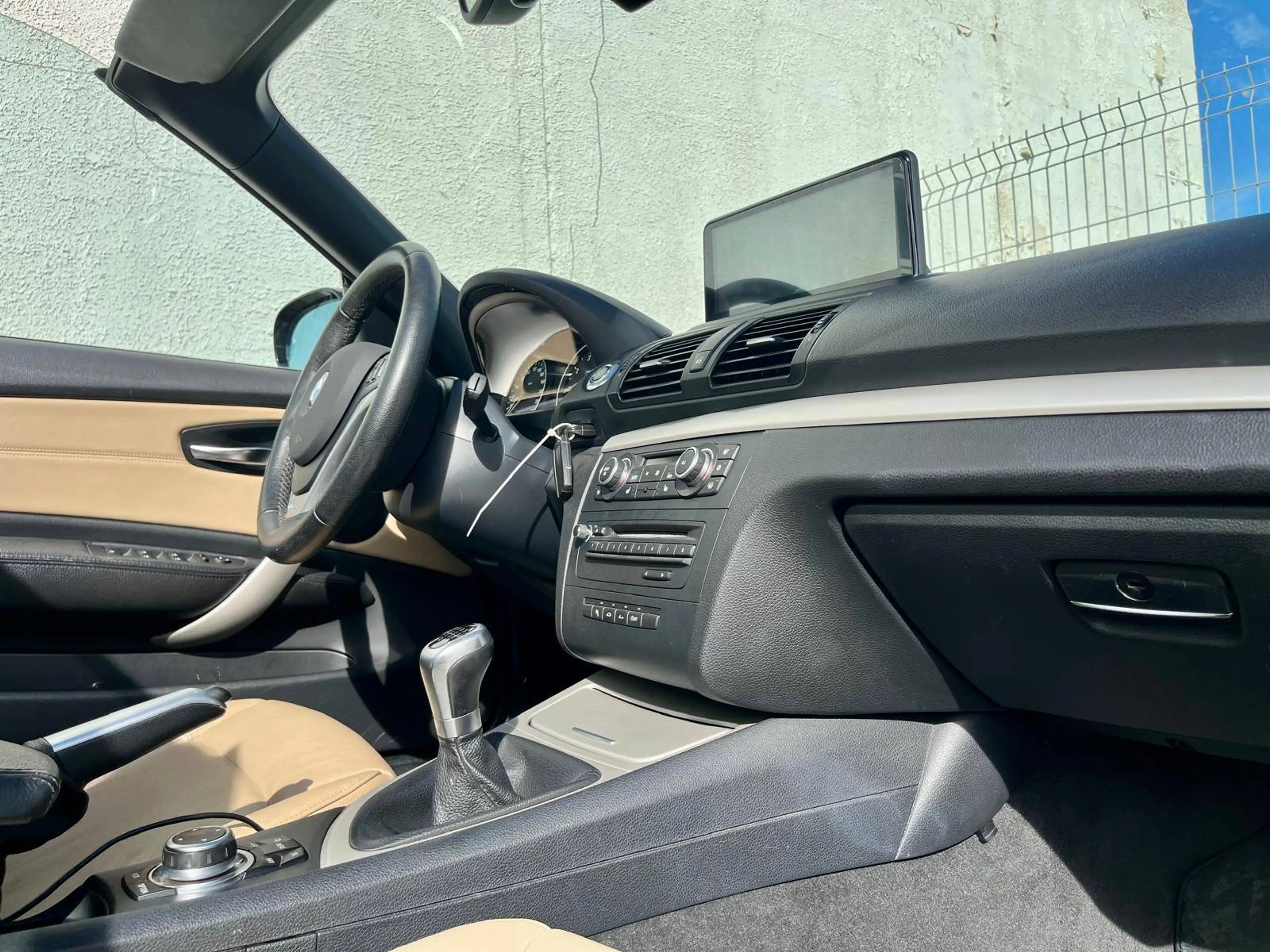 BMW 118 118i CABRIO/CUIR/LED/CARPLAY/CLIM/CAMERA/SIEGES-CH — photo 8