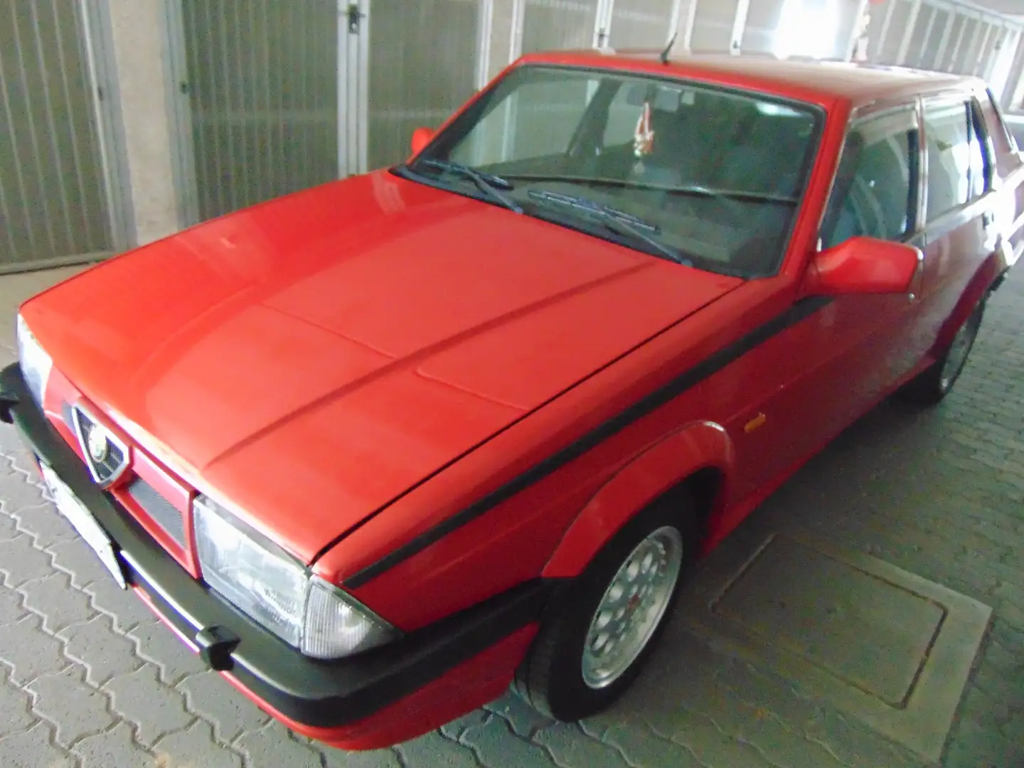 Alfa Romeo 75 75 2.0i ts ASN Rot - 2