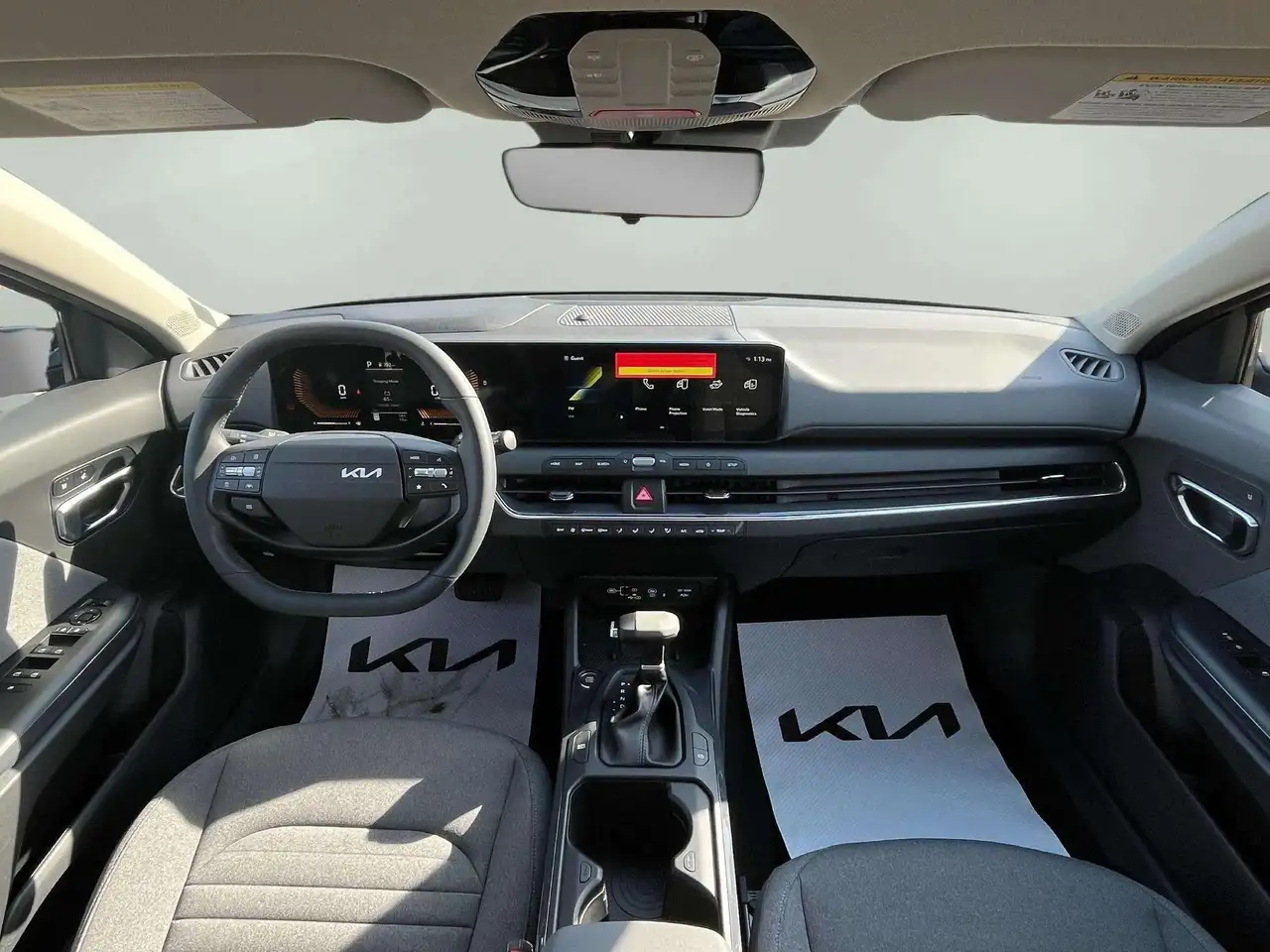 Kia K4 снимка Kia K4