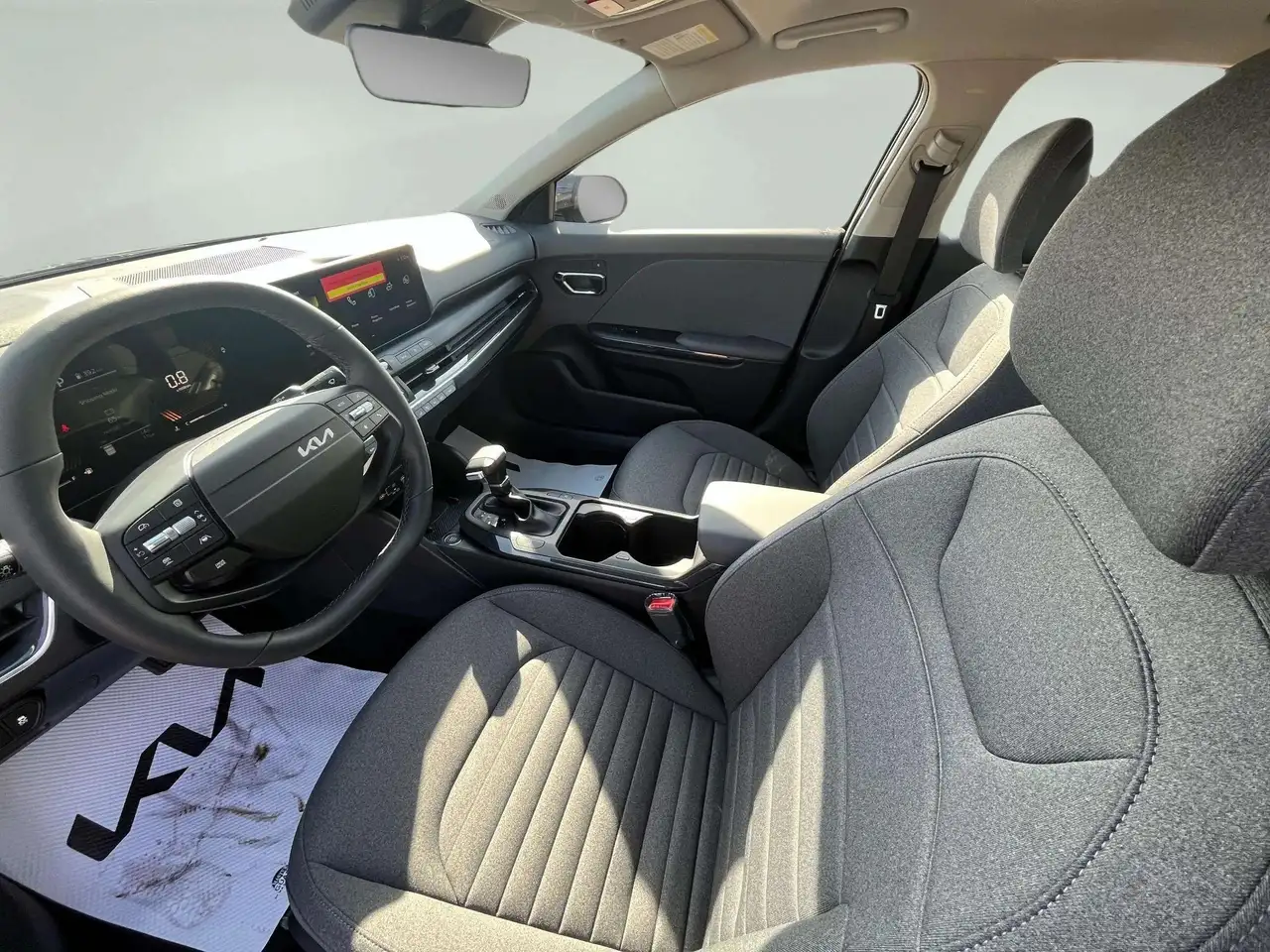 Kia K4 снимка Kia K4