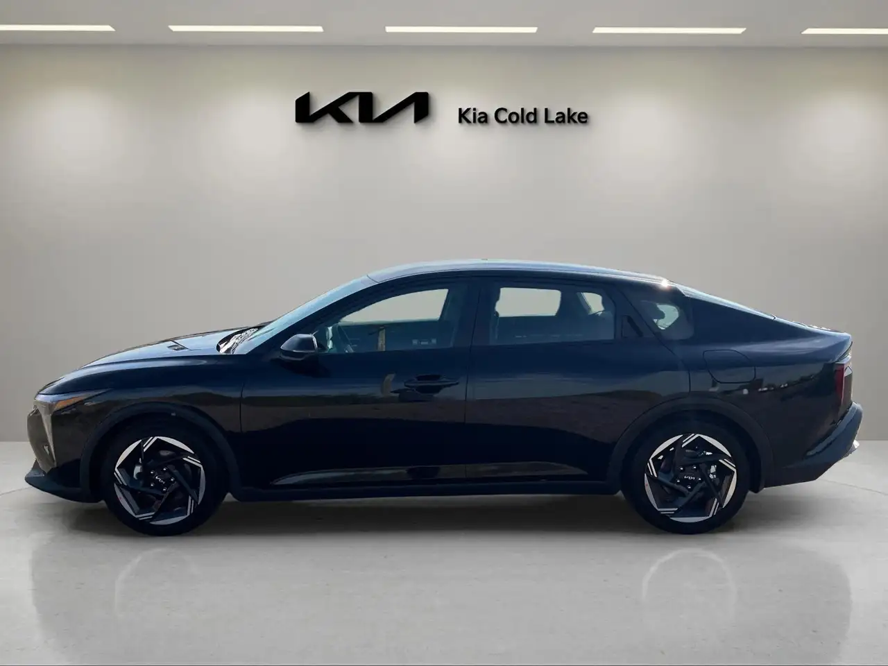 Kia K4 снимка Kia K4