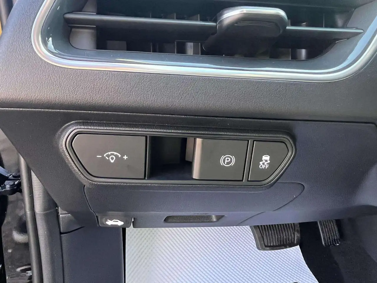 Kia K4 снимка Kia K4