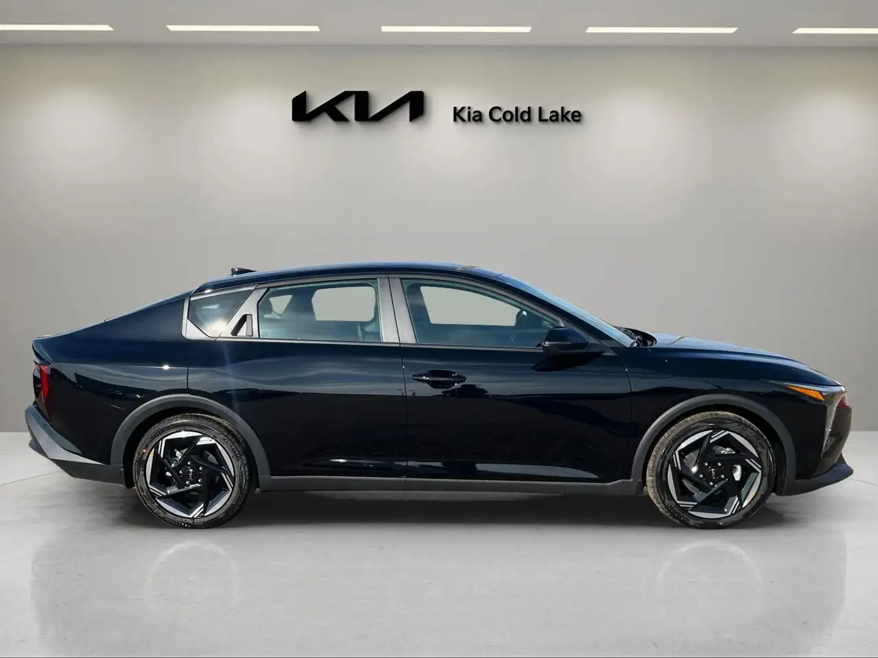 Kia K4 снимка Kia K4