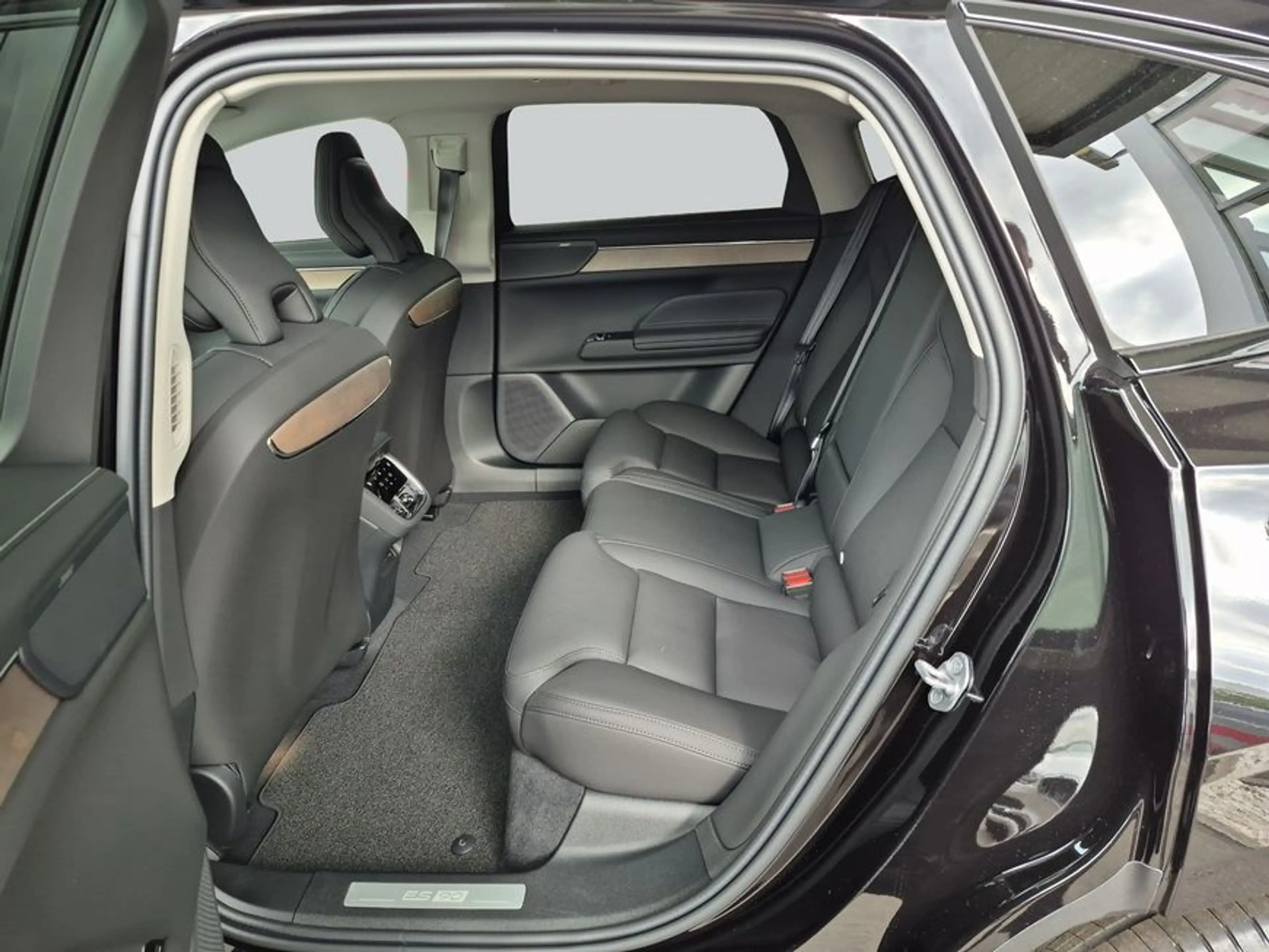 Volvo ES90 Single Motor RWD Plus 245 kW, 5-türig (Strom) — photo 12
