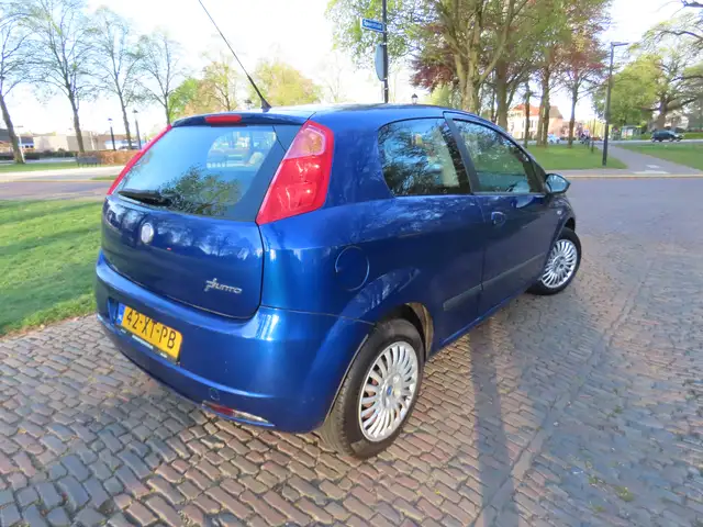 Fiat Grande Punto view 3