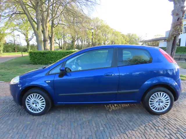 Fiat Grande Punto view 2