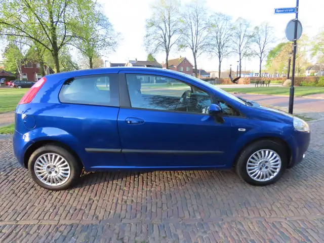 Fiat Grande Punto view 4