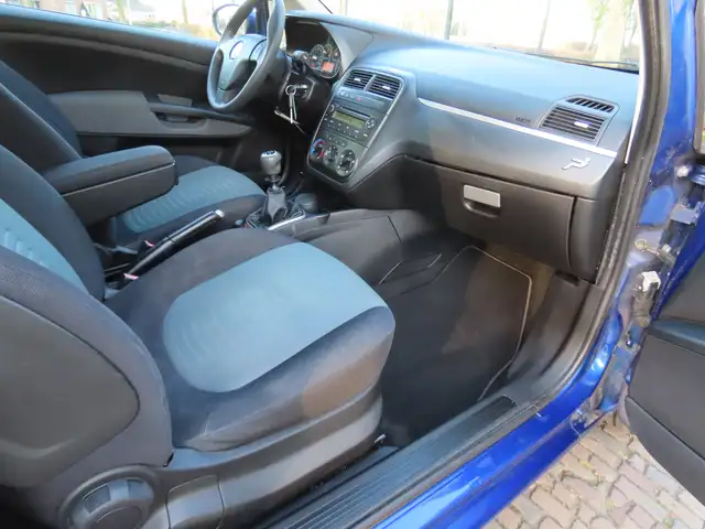 Fiat Grande Punto view 9