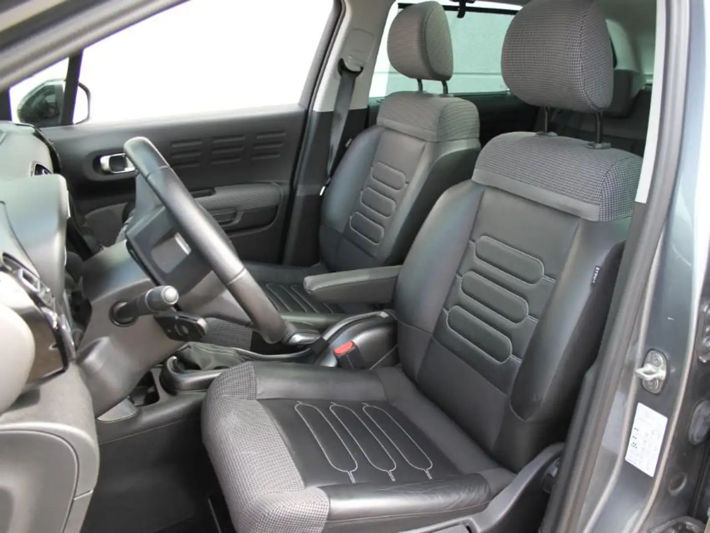 Citroen C3 Aircross 1.2e-THP / PureTech Autom. Nav RFK Grau - 2