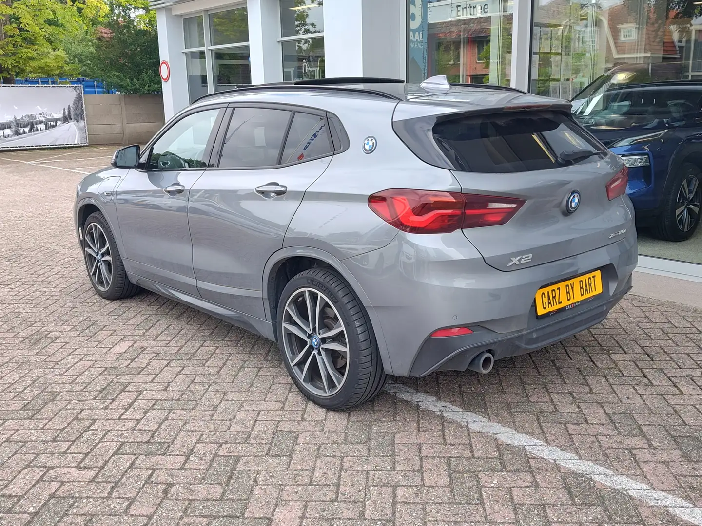 BMW X2 XDRIVE25E HIGH EXECUTIVE AUT. Open dak | Head Up D Zwart - 2