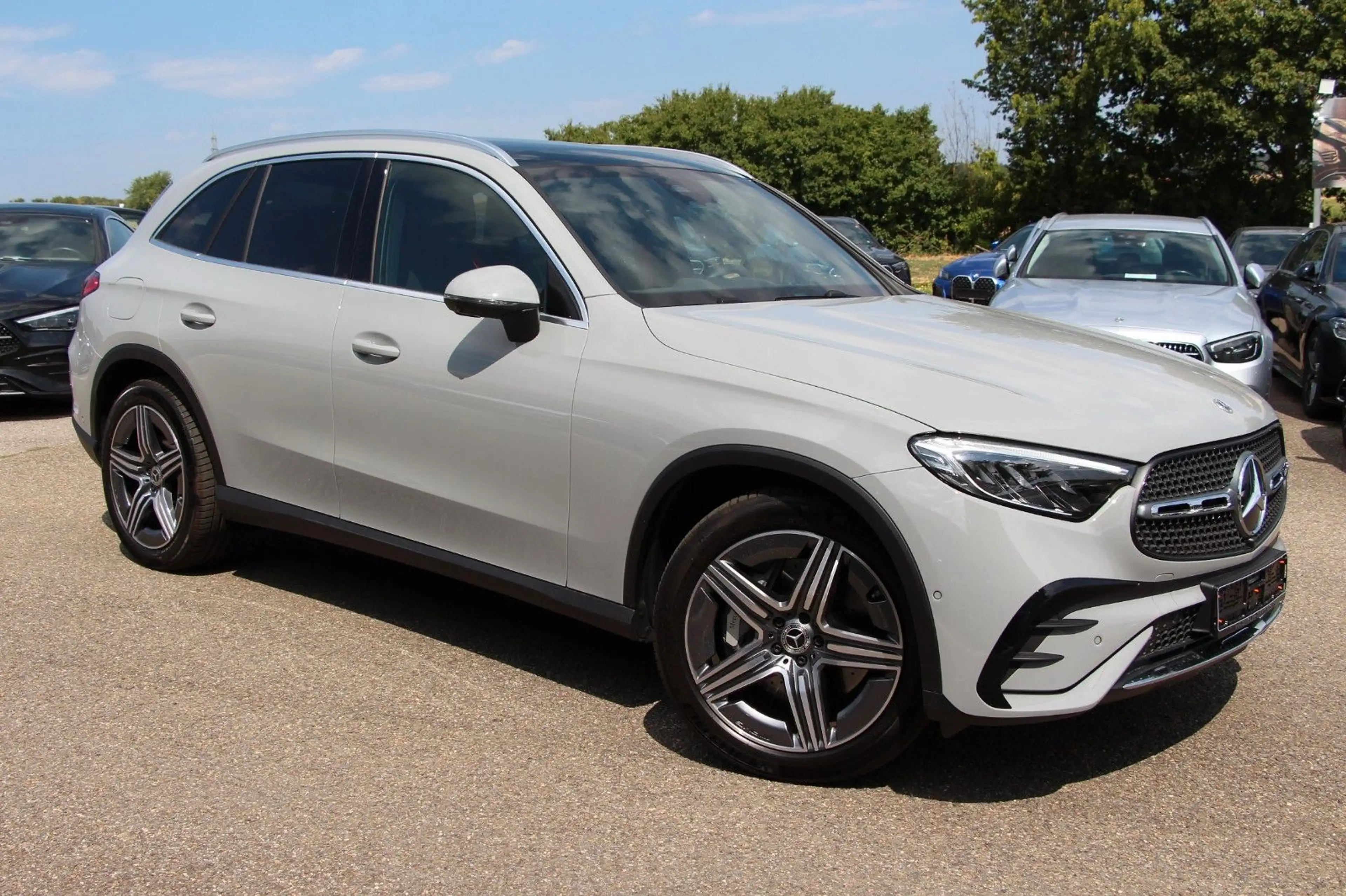 Mercedes-Benz GLC 300 d 4M TECHNIK-PAKET*AHK*360*PANO AMG Line — photo 3