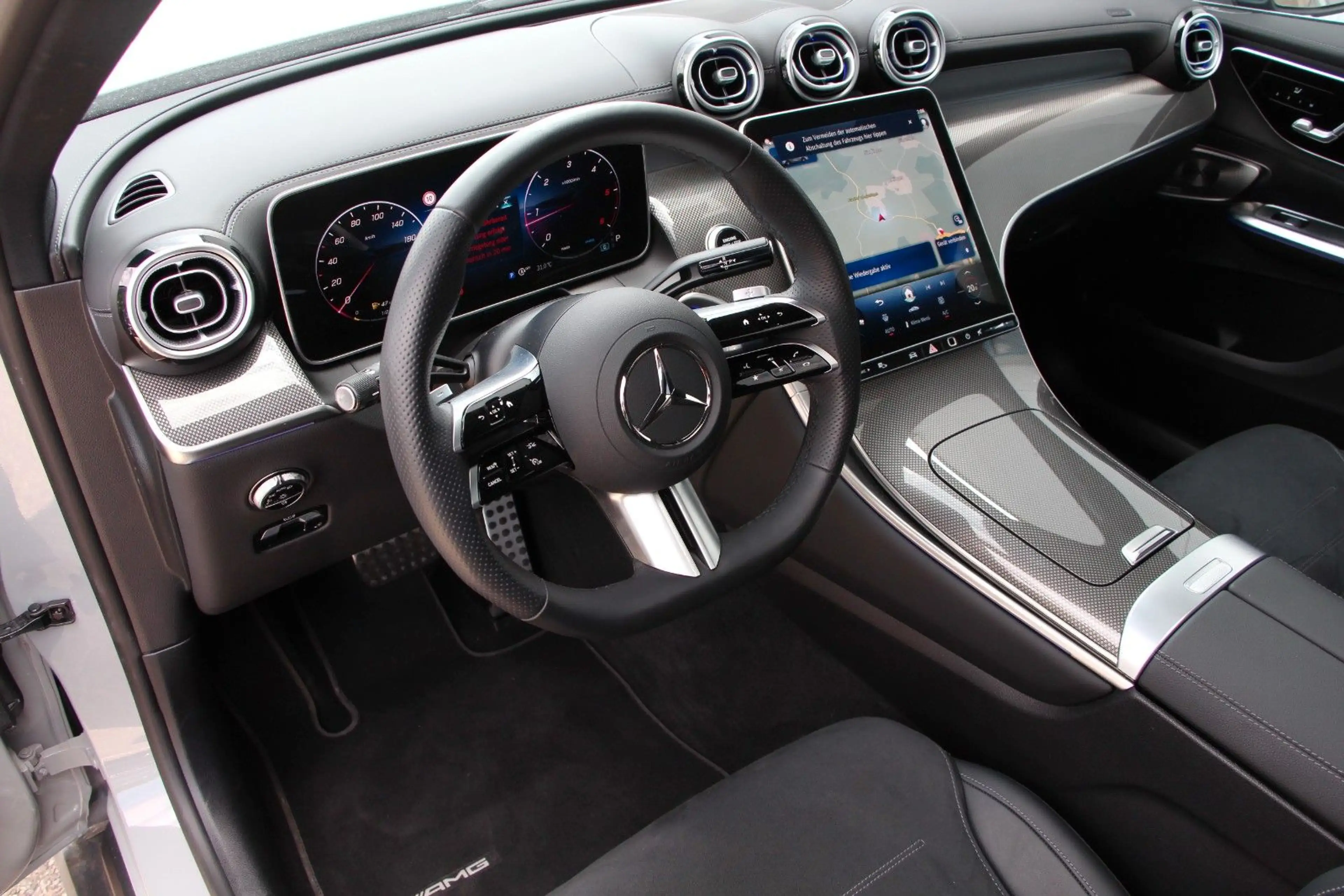 Mercedes-Benz GLC 300 d 4M TECHNIK-PAKET*AHK*360*PANO AMG Line — photo 8