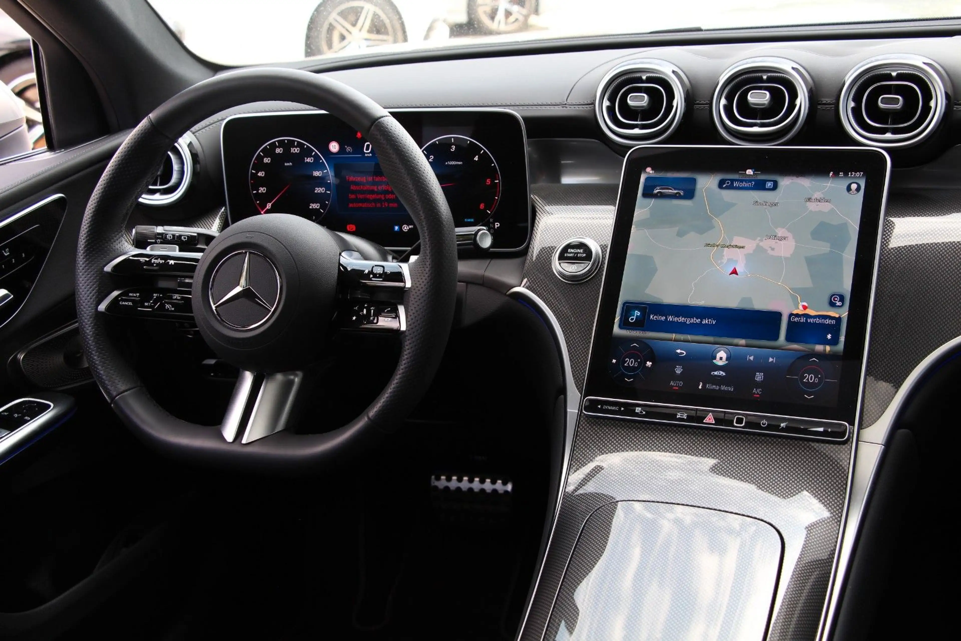 Mercedes-Benz GLC 300 d 4M TECHNIK-PAKET*AHK*360*PANO AMG Line — photo 10