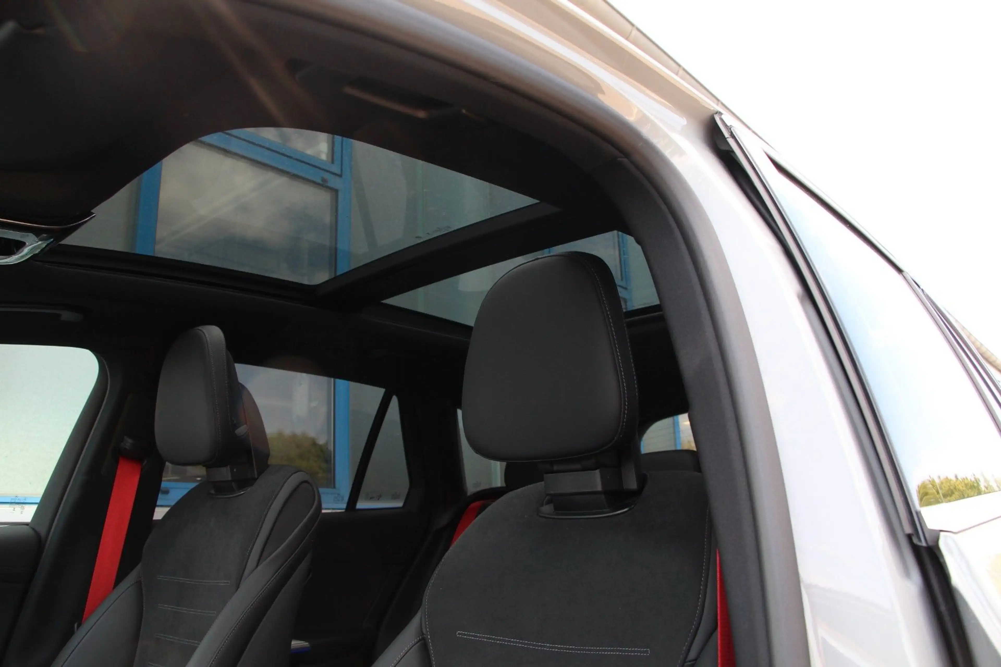 Mercedes-Benz GLC 300 d 4M TECHNIK-PAKET*AHK*360*PANO AMG Line — photo 13