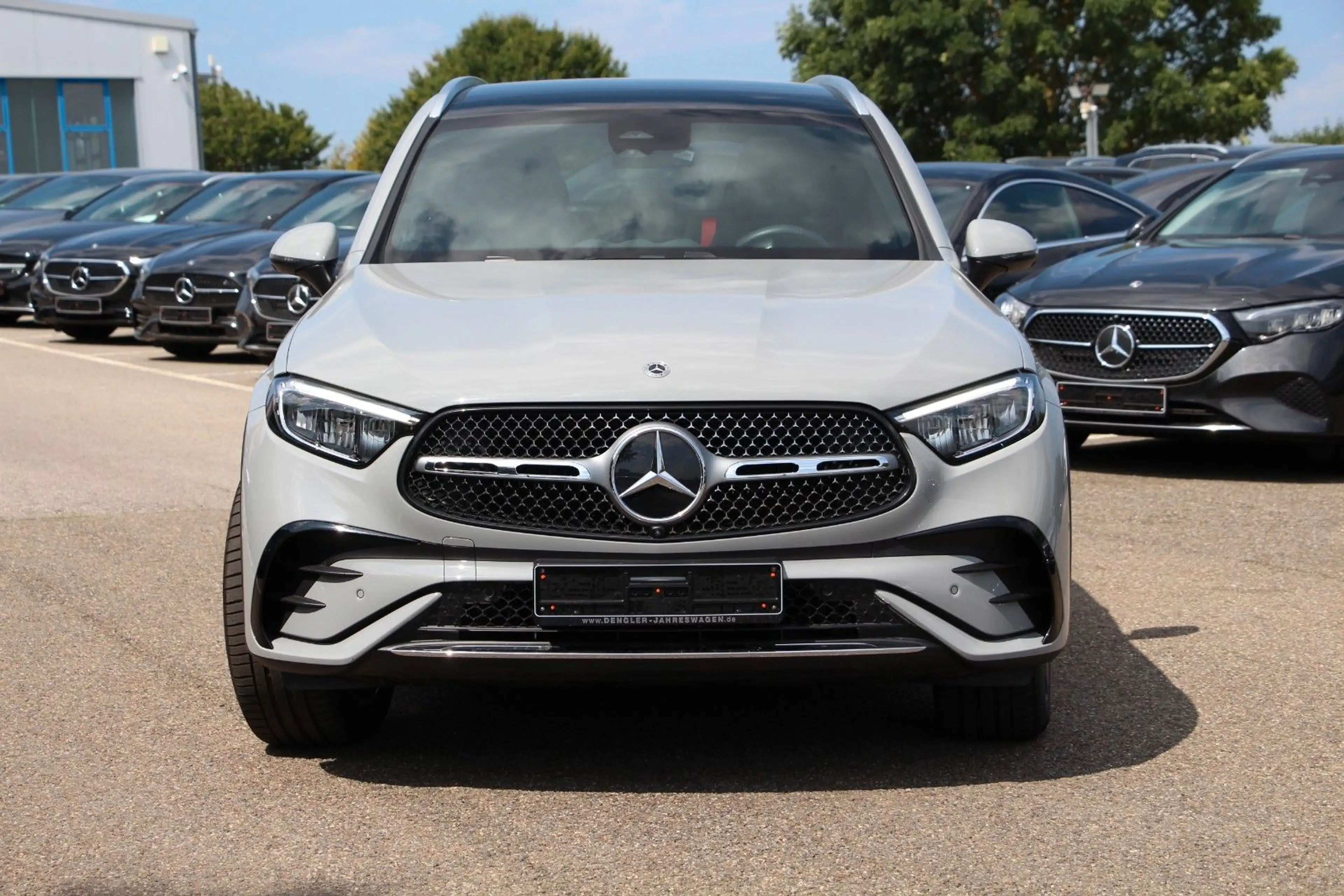 Mercedes-Benz GLC 300 d 4M TECHNIK-PAKET*AHK*360*PANO AMG Line — photo 2
