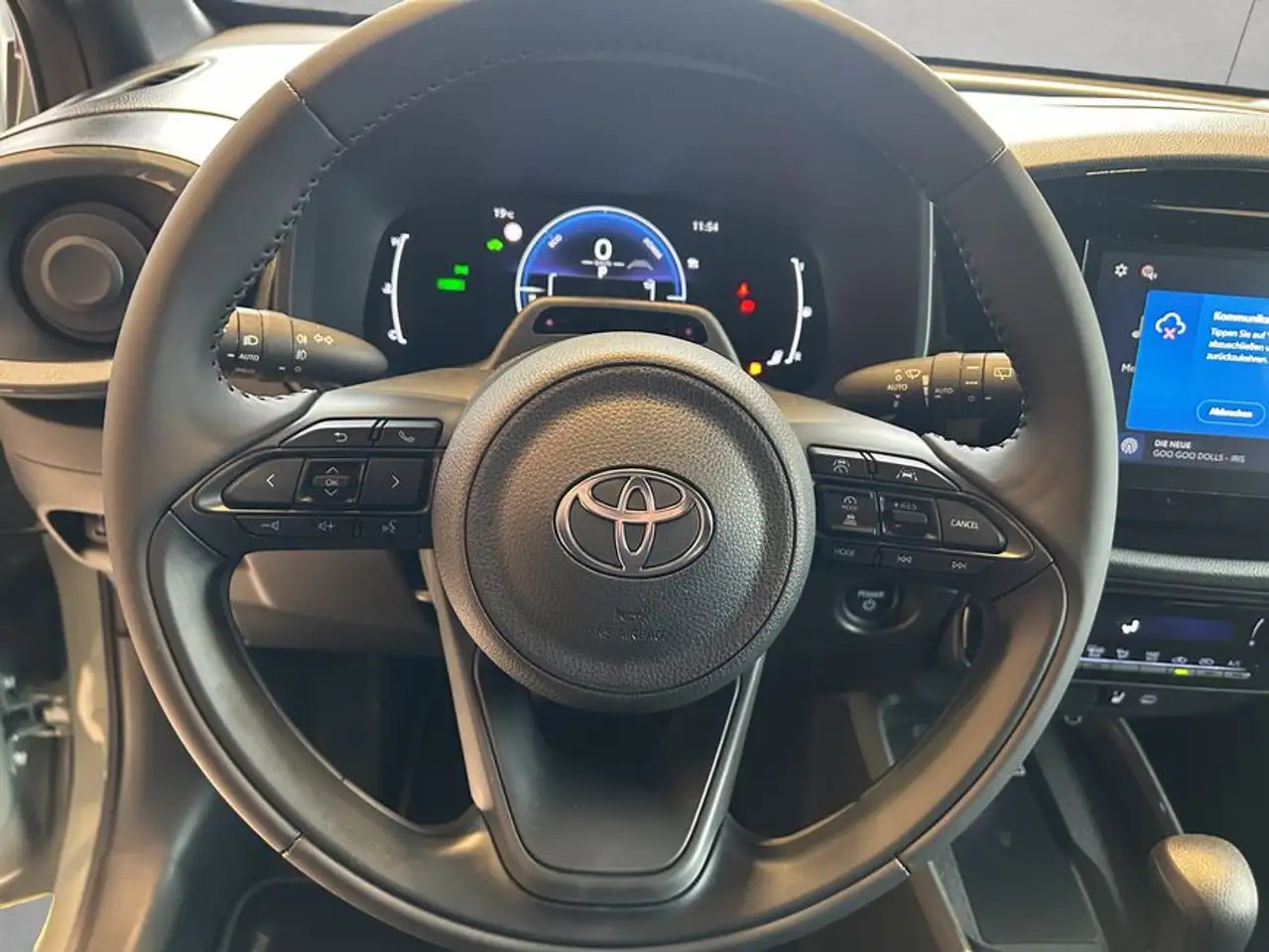 Toyota Aygo X X 1,5 Hybrid Teamplayer *Sitzheizung* 11