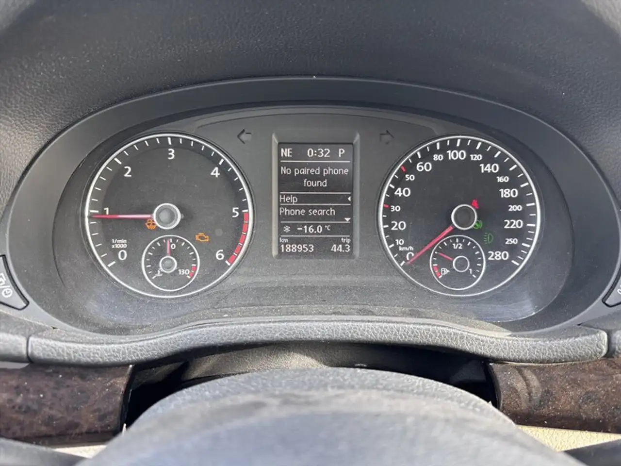 Volkswagen Passat снимка Volkswagen Passat