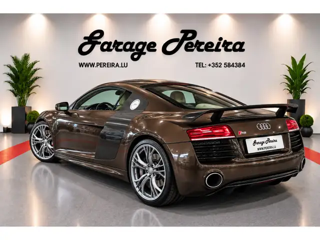 Audi R8 view 4