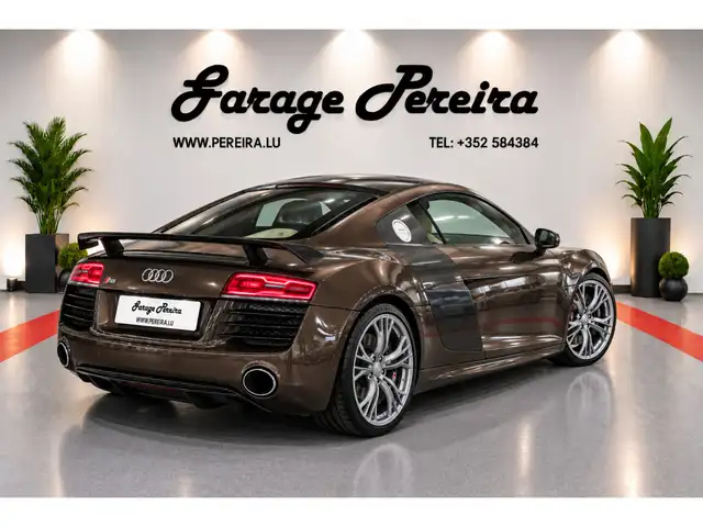 Audi R8 view 3