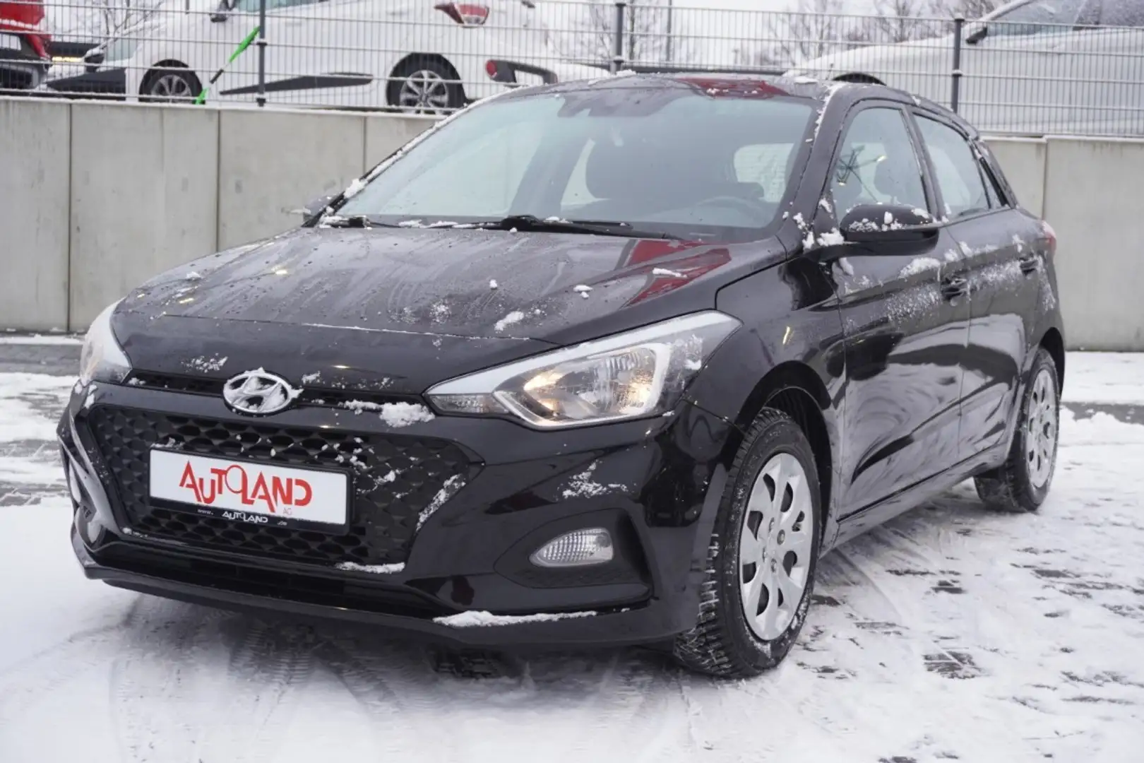Hyundai i20 1.2 Tempomat Klima Spurhalte Bluetooth AUX Noir - 2