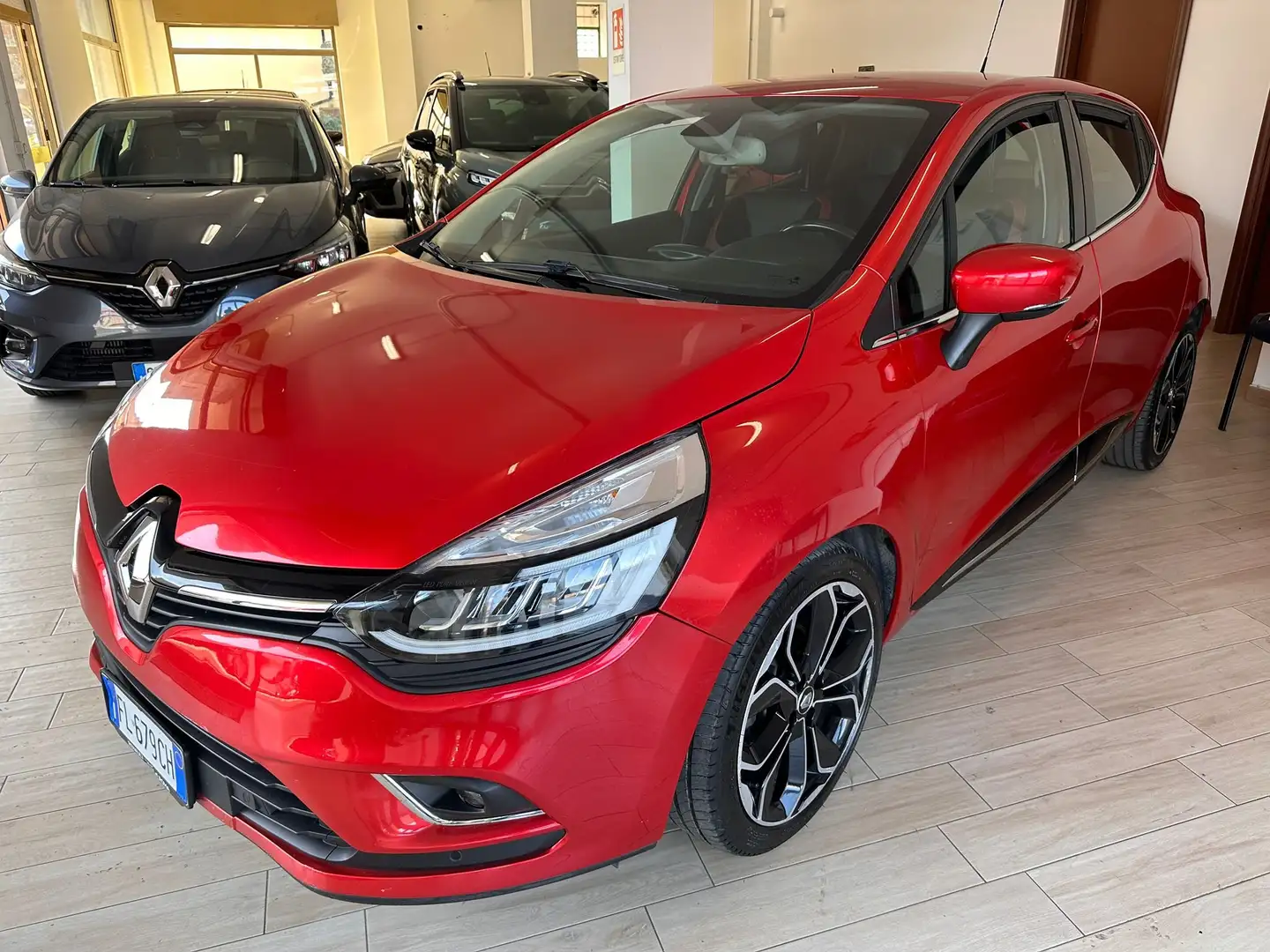 Renault Clio Clio IV 2017 1.5 dci energy GT Line 110cv Rood - 2