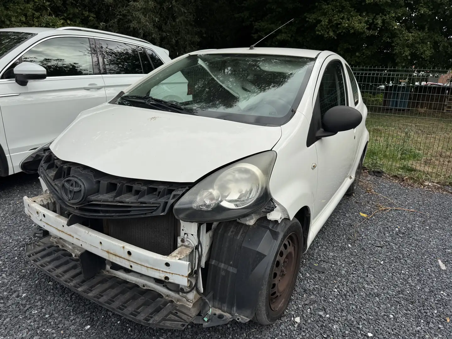 Toyota Aygo Aygo 1.0i accidentée!!! Wit - 1