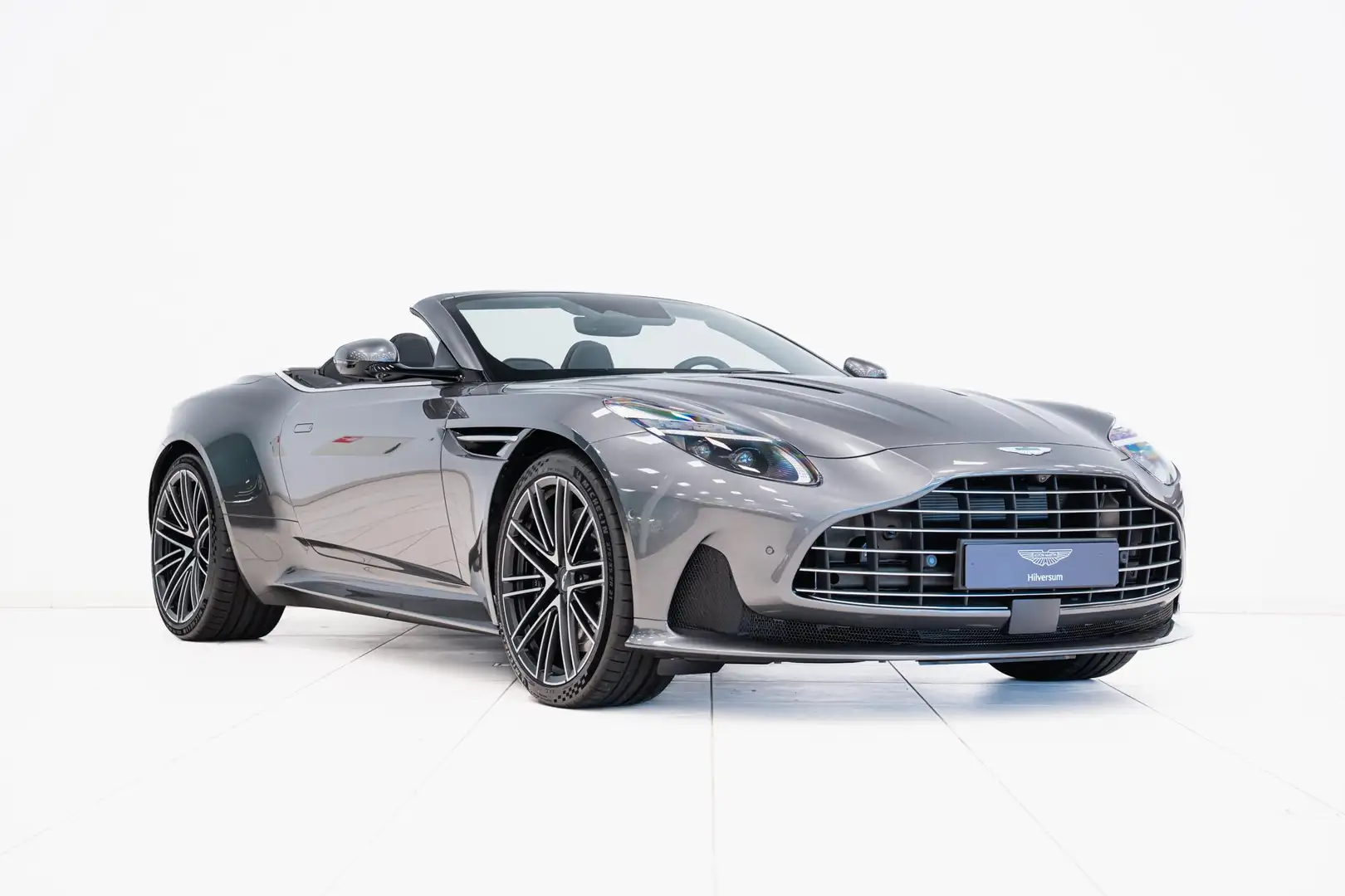 Aston Martin DB12 Volante NEW 2025 Grijs - 2