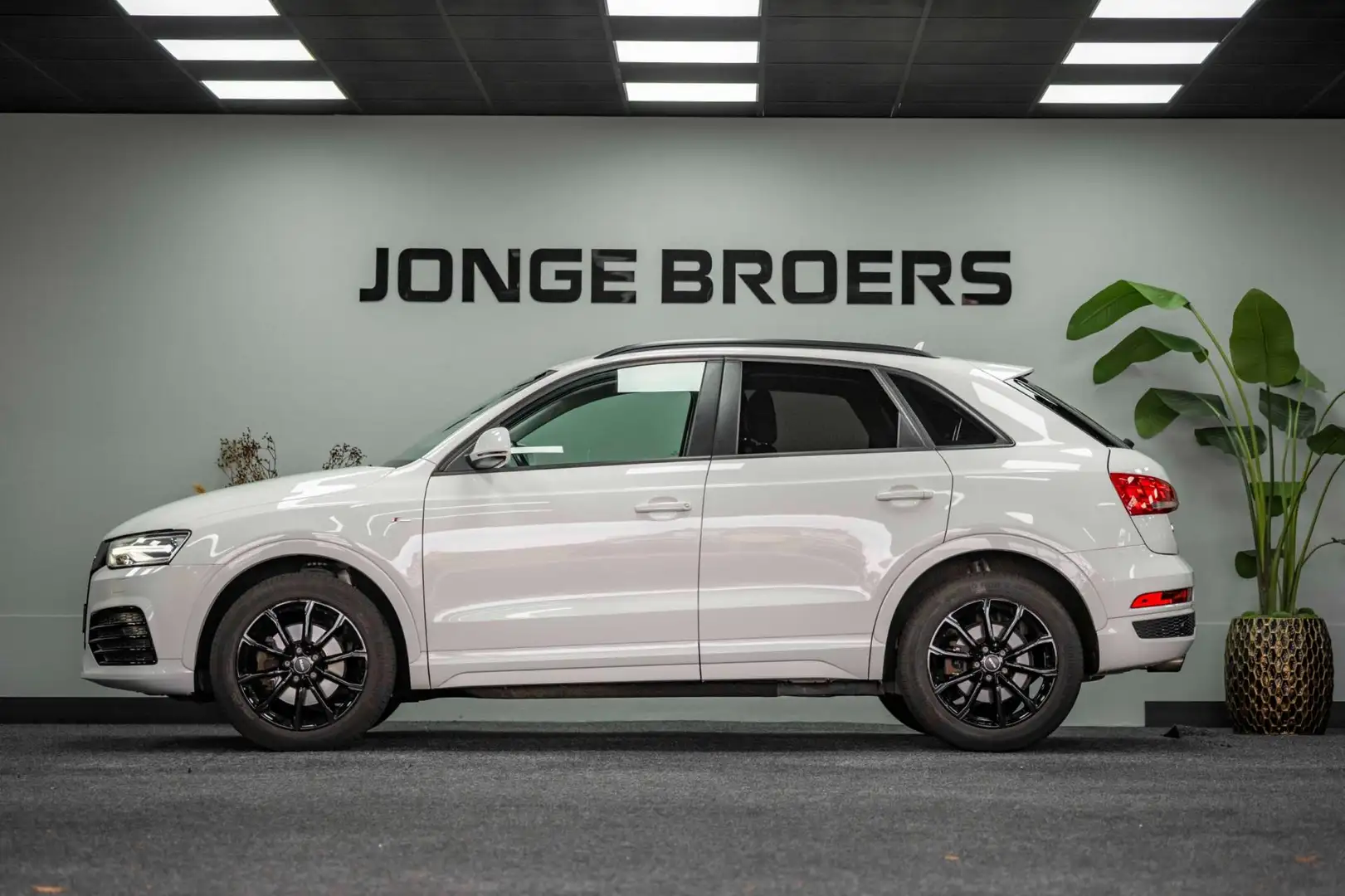 Audi Q3 1.4 TFSI CoD Adrenalin |Automaat|Org.NL|Navi Wit - 2