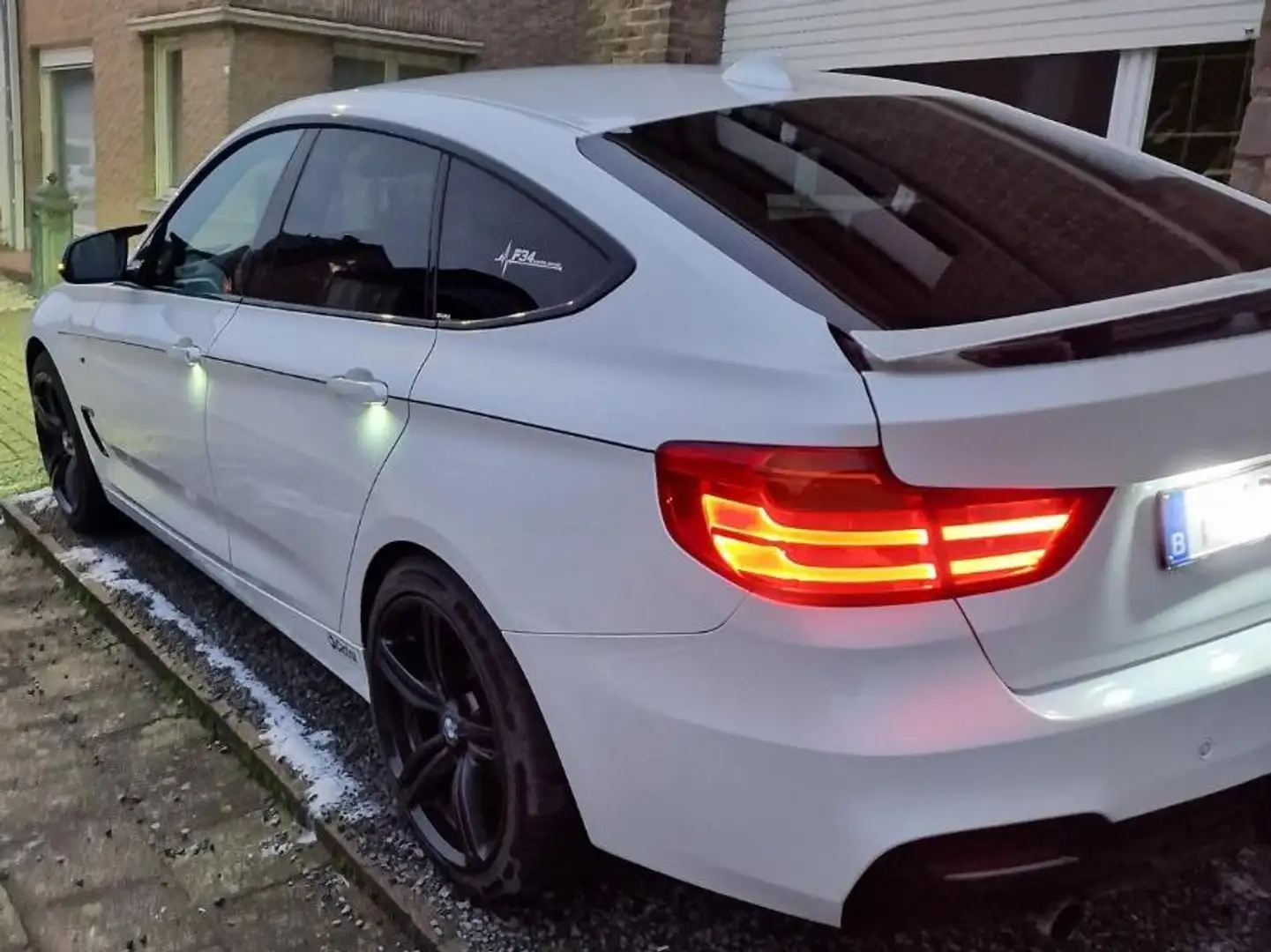 BMW 318 318d GT Blanc - 2