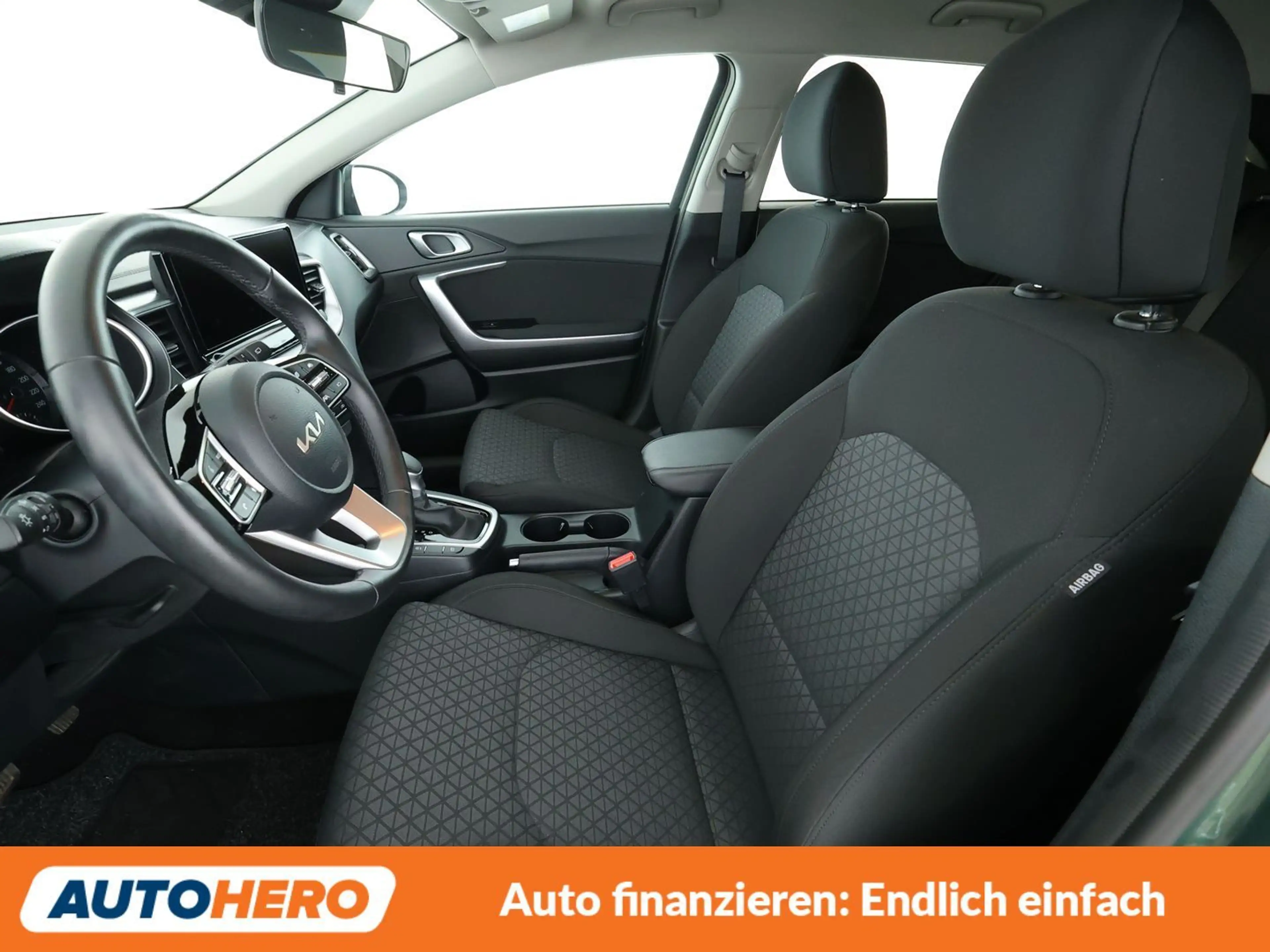 Kia Ceed / cee'd 1.5 TGDI Aut*NAVI*TEMPO*CAM*PDC*SHZ* — photo 10