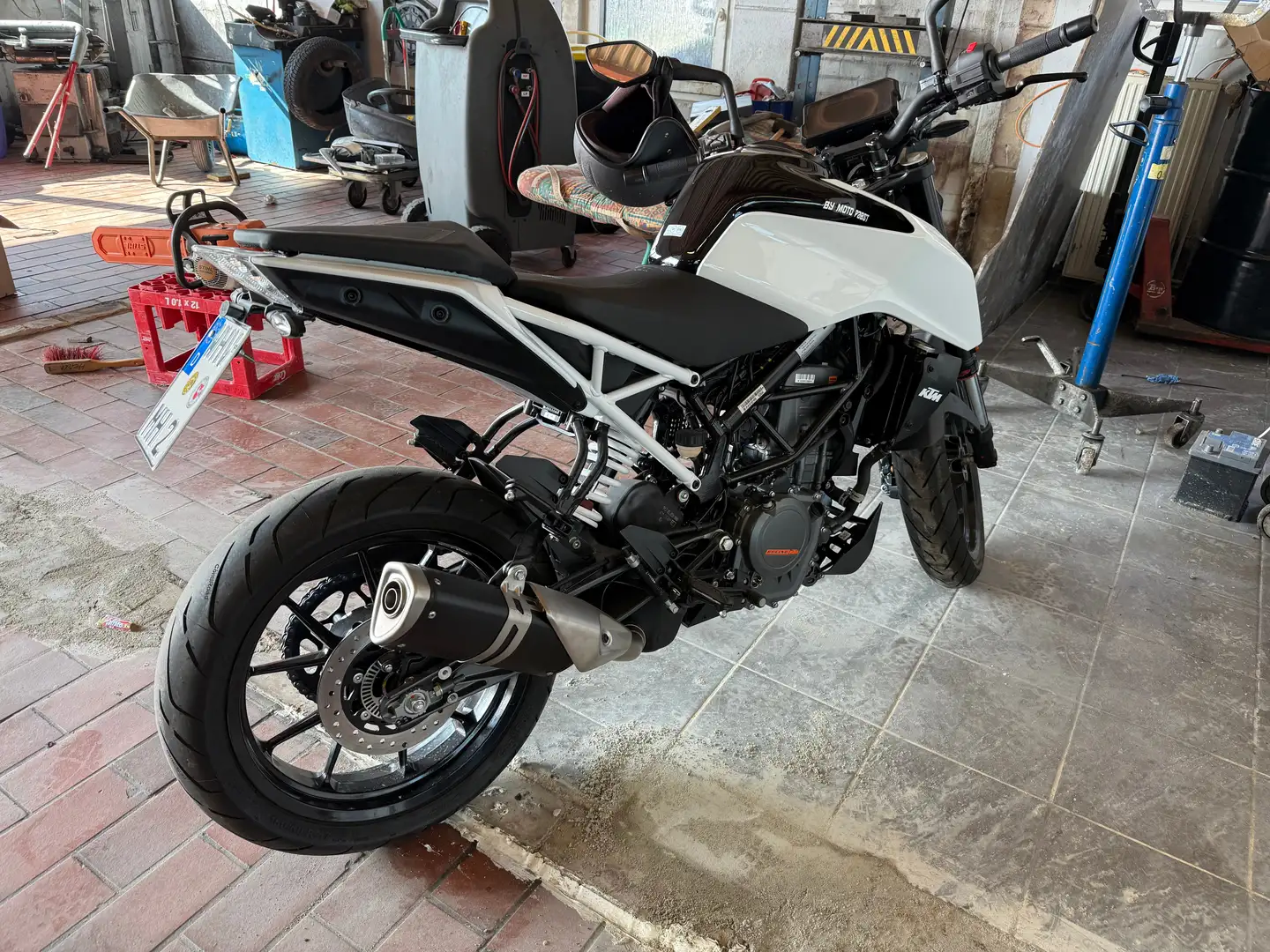 KTM 390 Duke 10Km laufleistung mit Tageszulassung*Neu*SH Weiß - 2