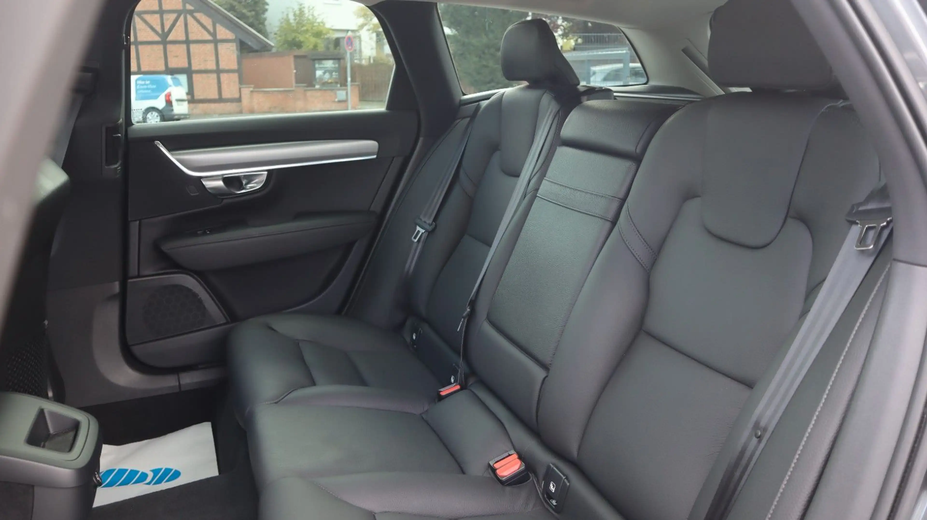 Volvo V90 Momentum CarPlay LED Memory AHK R.Cam SENSUS — photo 15