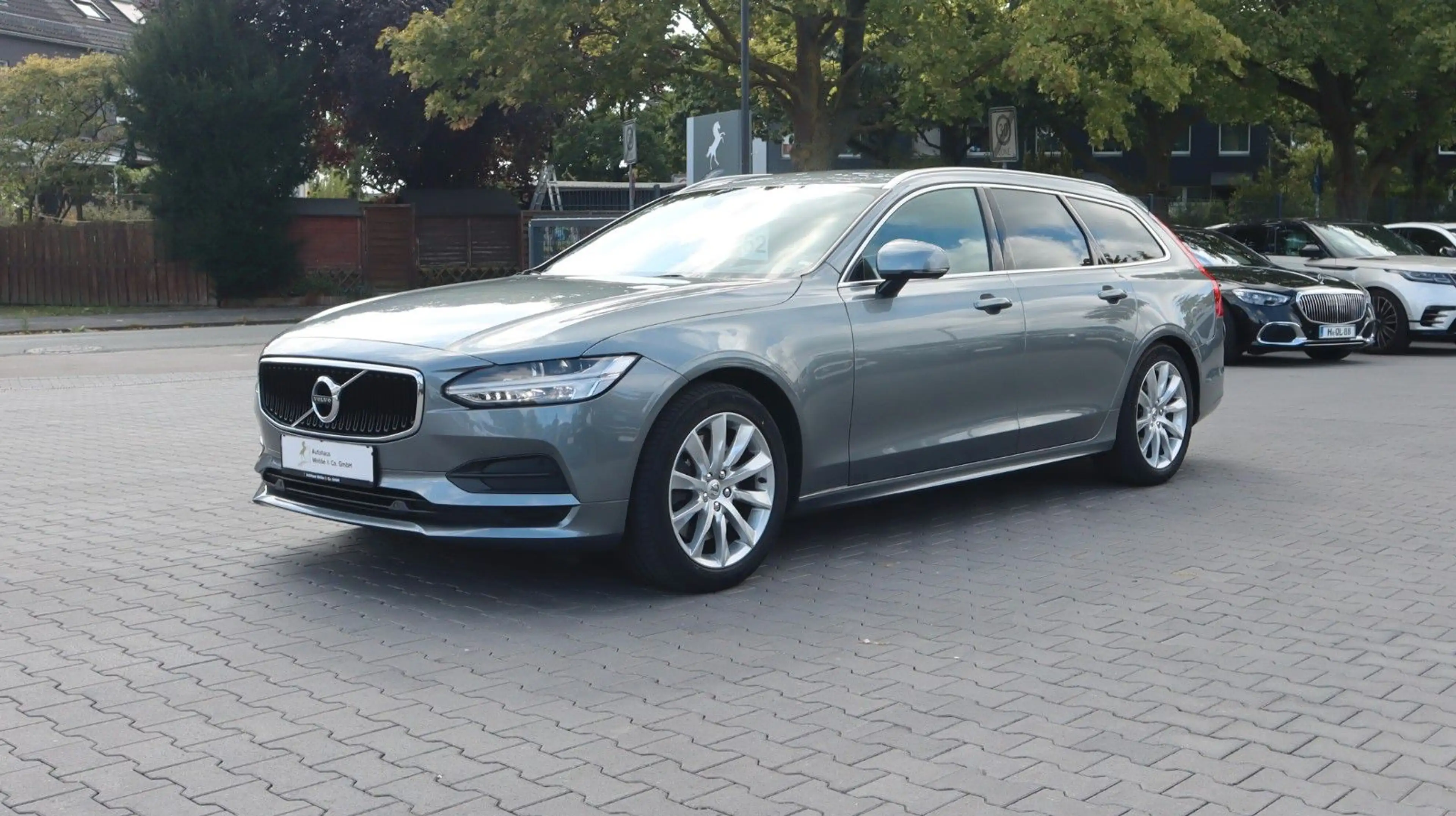Volvo V90 Momentum CarPlay LED Memory AHK R.Cam SENSUS — photo 3