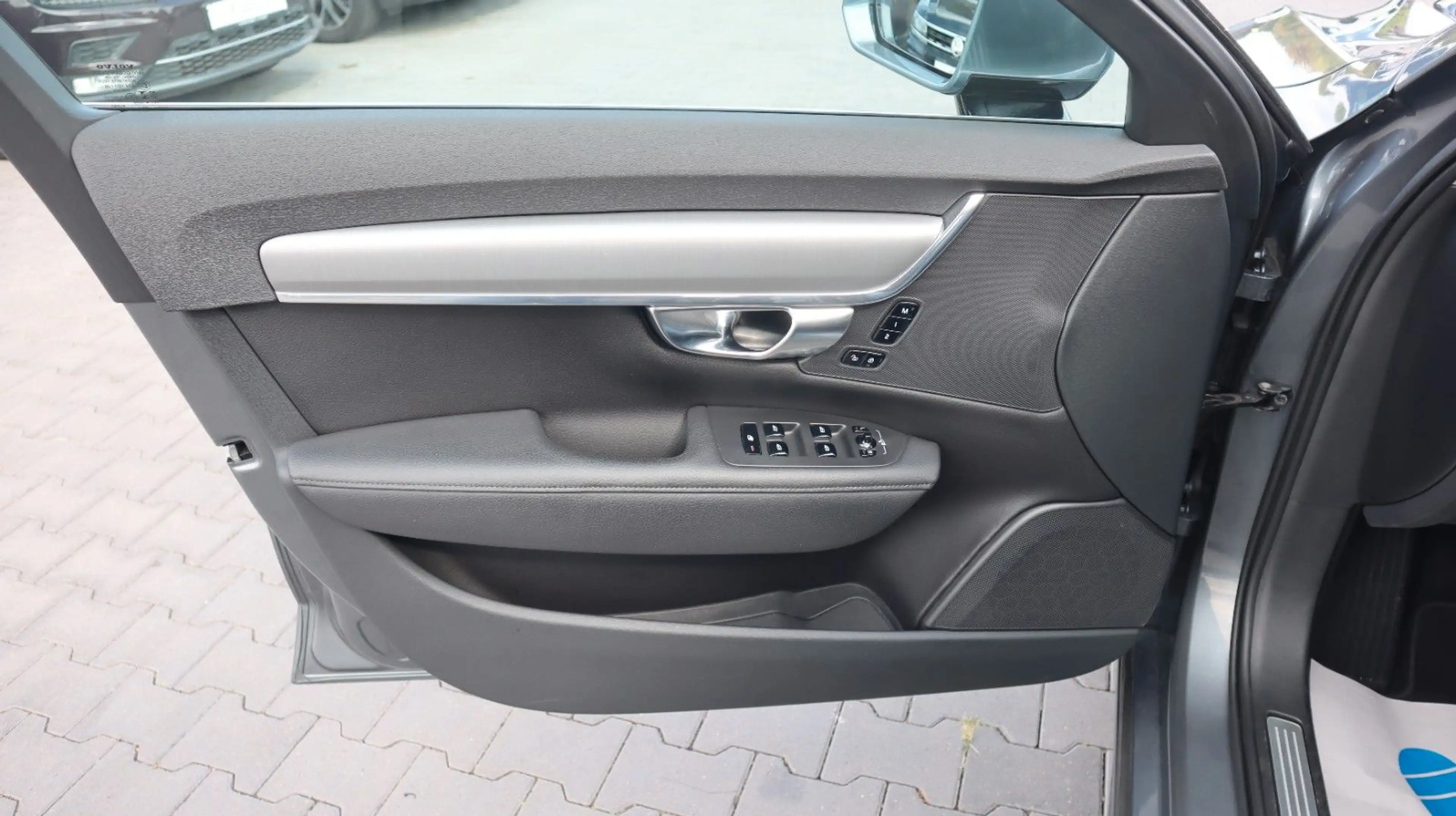 Volvo V90 Momentum CarPlay LED Memory AHK R.Cam SENSUS — photo 8
