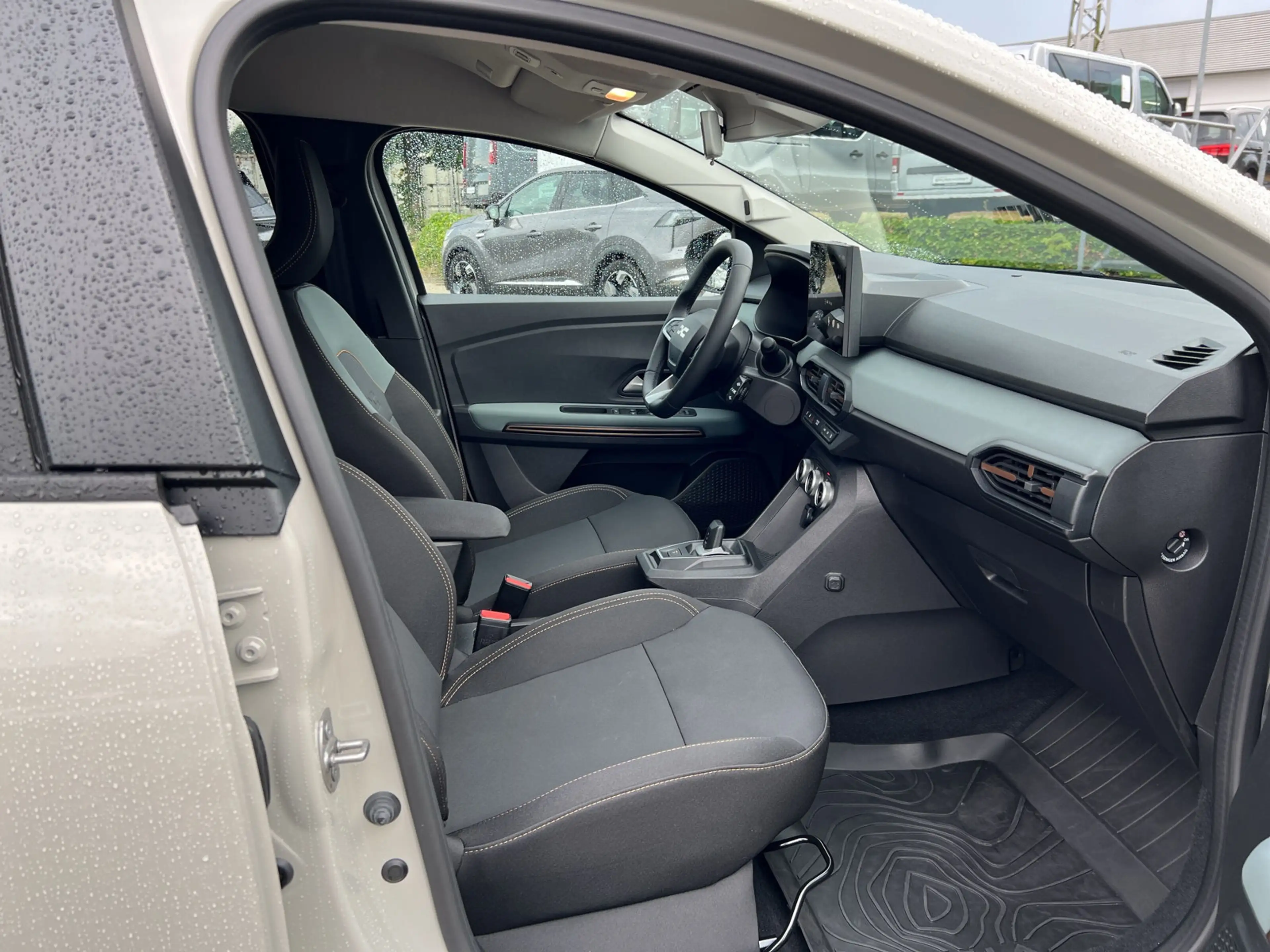 Dacia Jogger Hybrid 155 Extreme 5-S SHZ+RFK+NAVI — photo 9