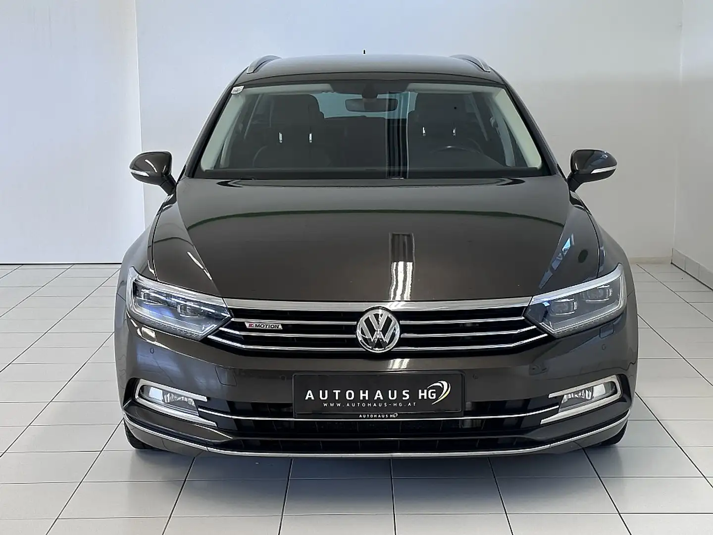 Volkswagen Passat Variant SCR Highline TDI 4Motion DSG*AHK*ACC*STANDHEIZUNG* Braun - 2