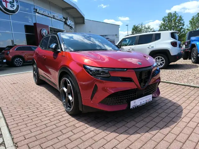 Alfa Romeo Junior Elettrica 280 207 kW Veloce