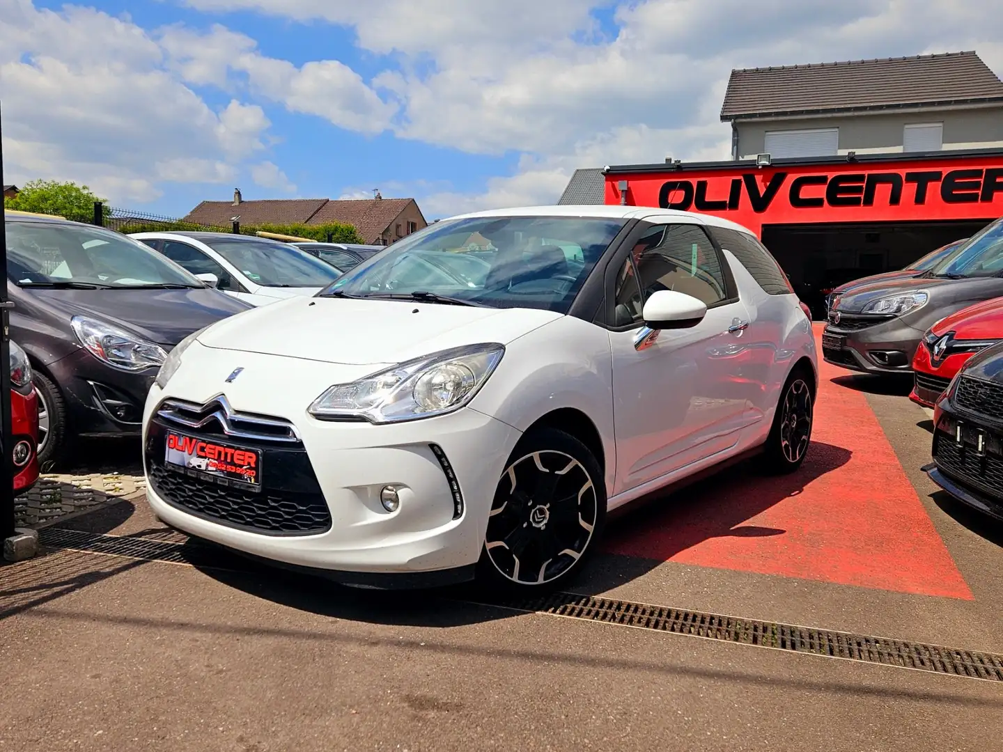 Citroen DS3 DS3 e-HDi 90 Airdream So Chic Blanc - 1