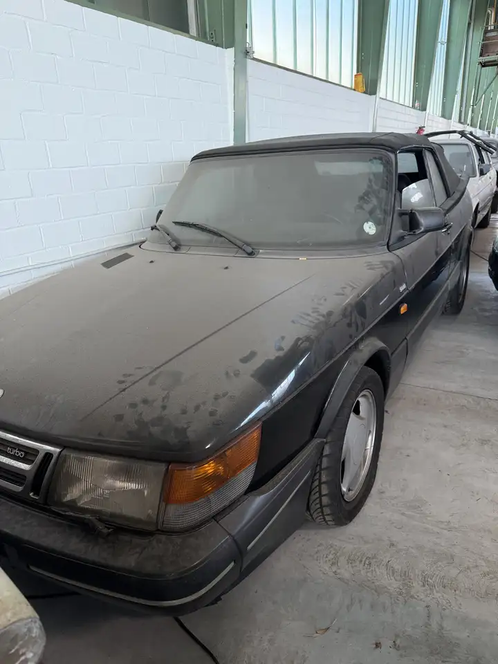 Saab 900