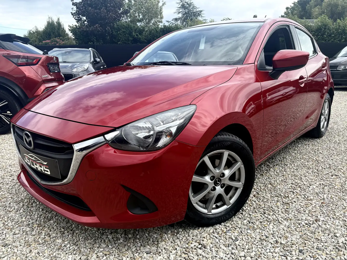 Mazda 2 1.5i Skyactiv-1er main*carnet complet*euro6*clim Rouge - 1