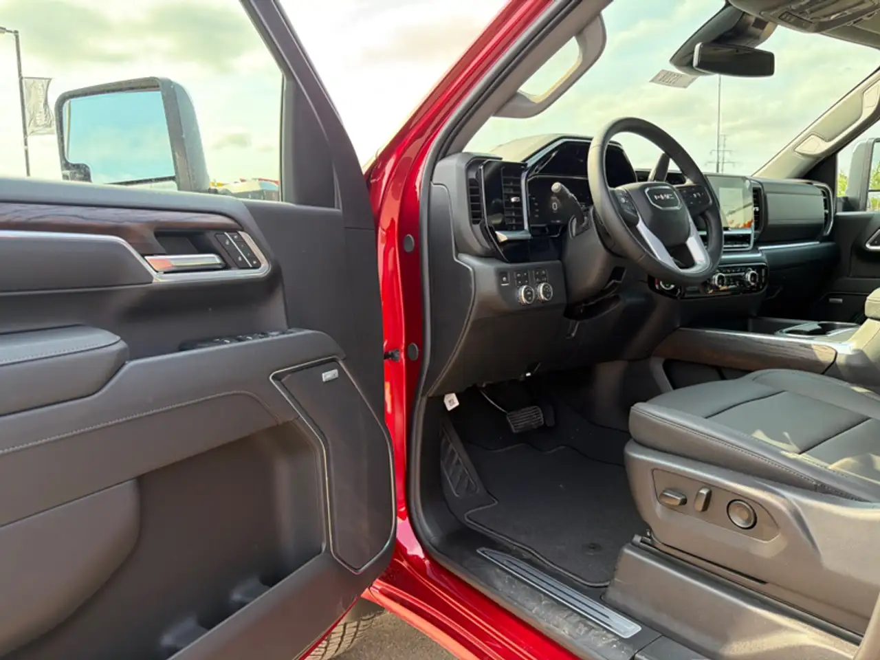 GMC Sierra 2500HD снимка GMC Sierra 2500HD