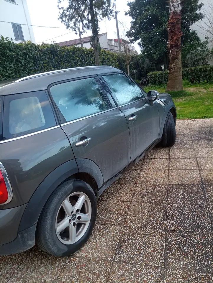 MINI One D Countryman