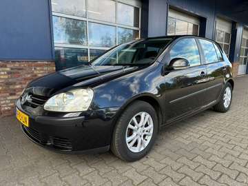 1.6 FSI COMFORTLINE, NAP, Cruise controle, Airco,