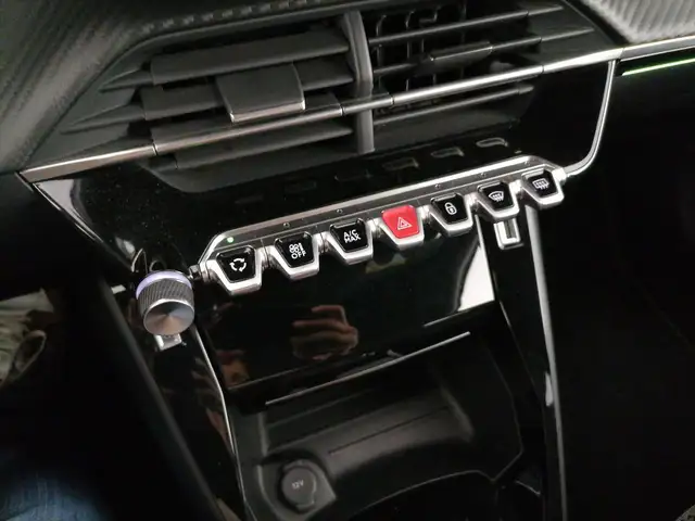 Peugeot 2008 view 14