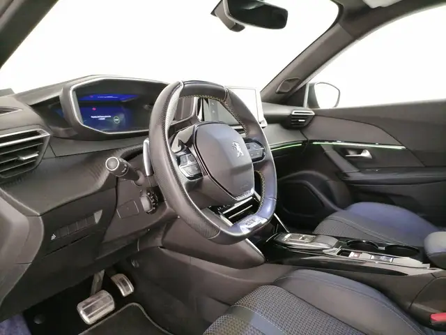 Peugeot 2008 view 11