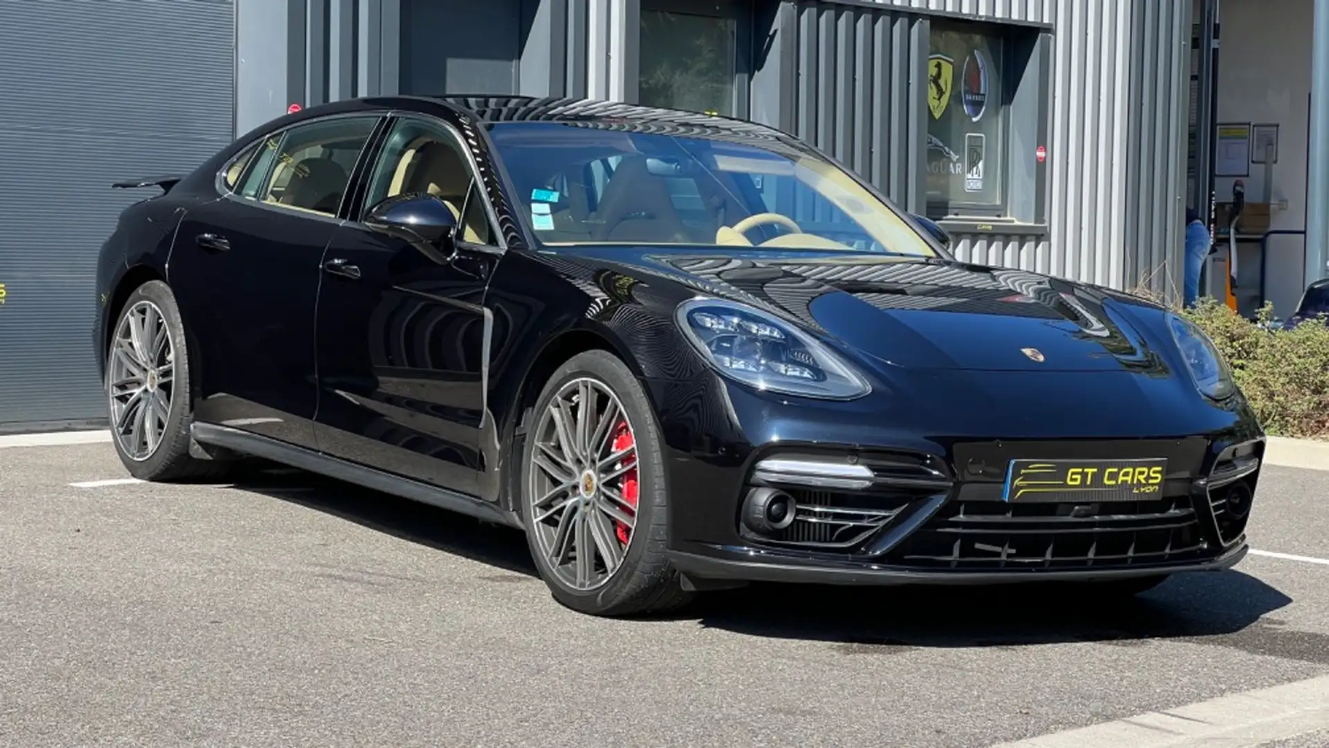 Porsche Panamera Porsche Panamera Turbo Exécutive - LOA 703 Euros P Negru - 1