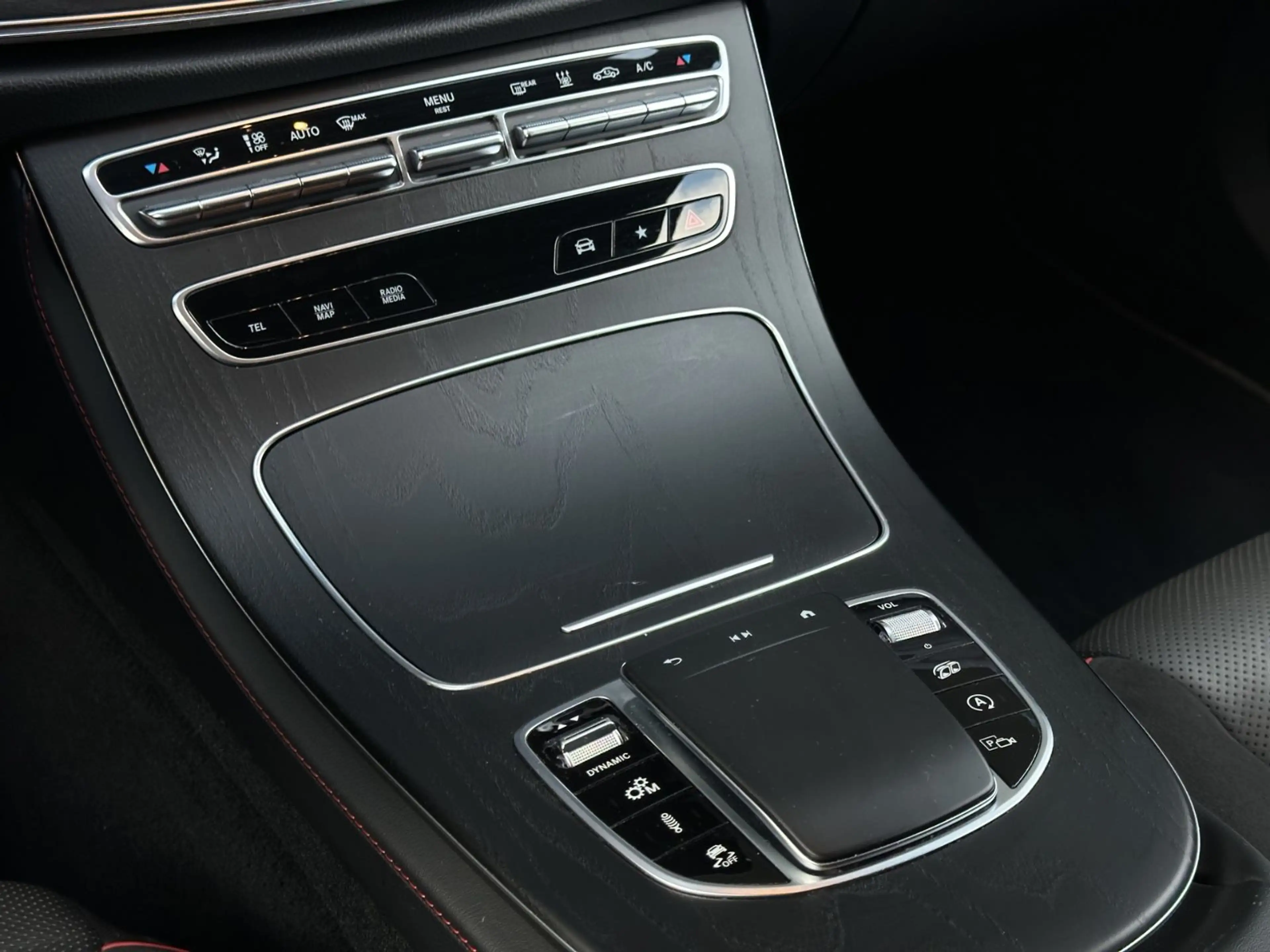 Mercedes-Benz E 53 AMG E53 AMG 4MATIC+ T-Modell°AIR°PANO°DIST+°HUD°BURM — photo 9