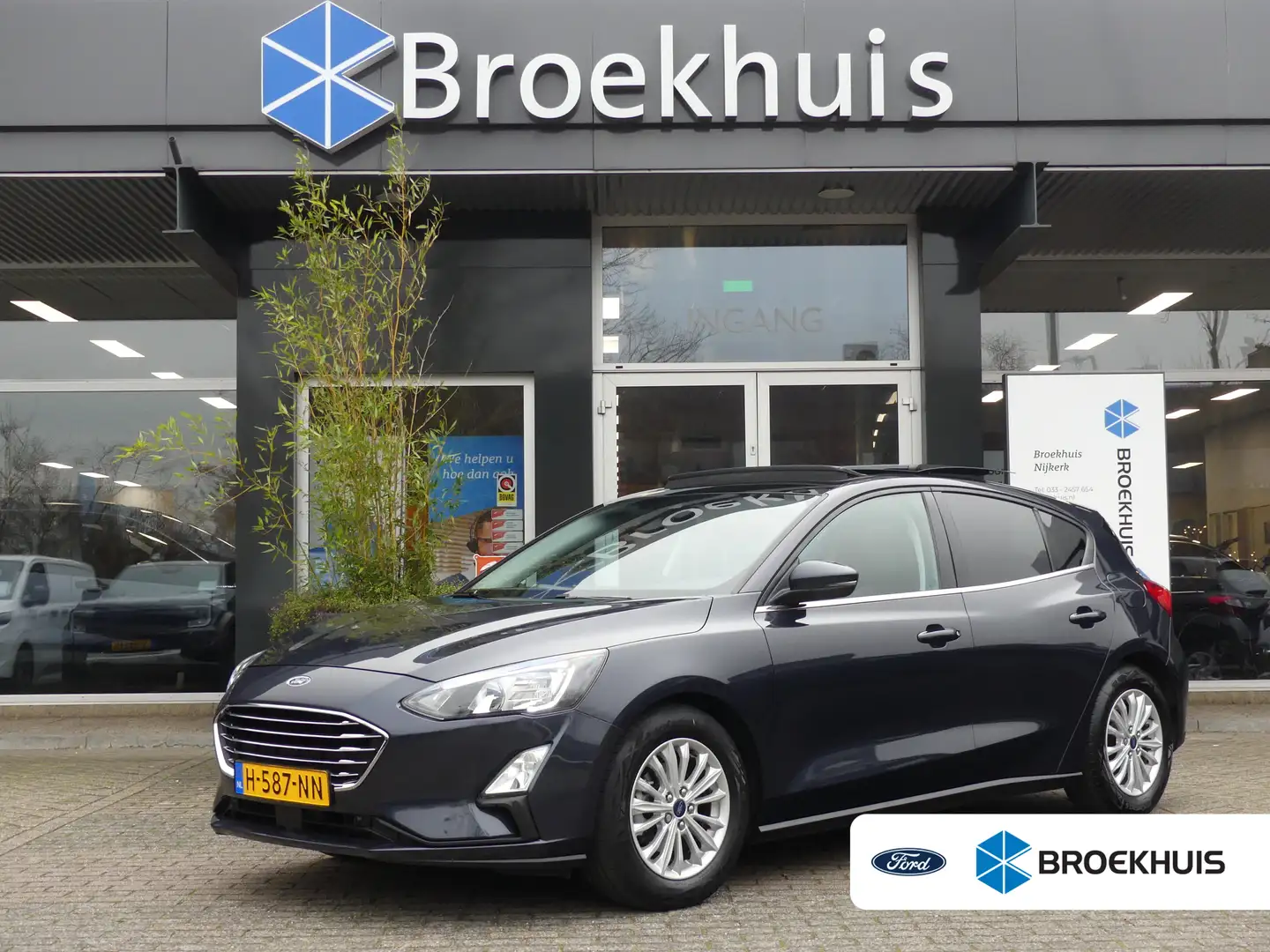 Ford Focus 1.0 EcoBoost 125PK Titanium Business | PANORAMADAK Blauw - 1